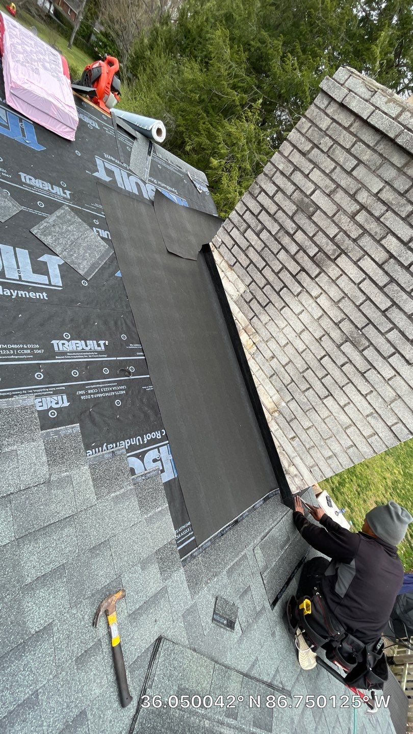 Residential Roofing Installation using Owens Corning Oakridge Roofing System by Undersun Roofing 