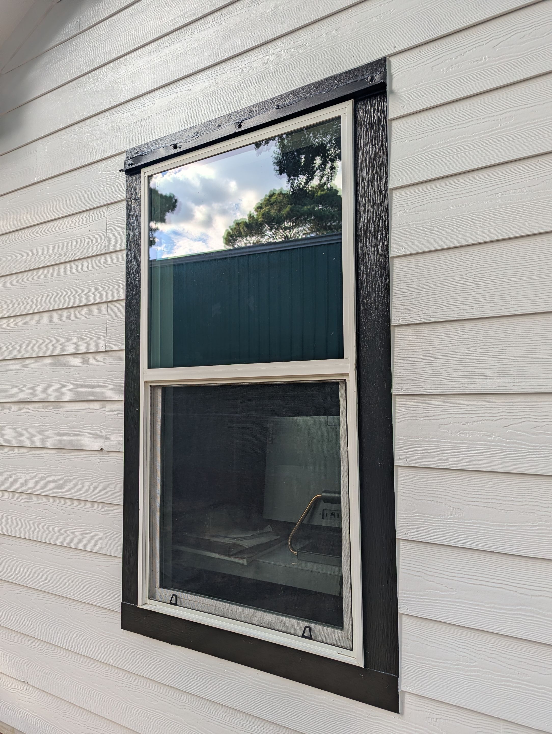 Bold New Color Scheme on Frankston, TX Home by Quality Coats Painting