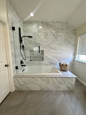 New Braunfels, TX Bath Remodel Before & After