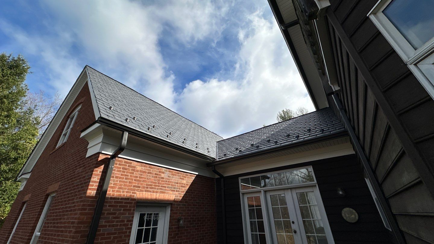 Clifton Multi-Trade Restoration: DaVinci Single Width Slate in Slate Black by RM Banning, Inc.