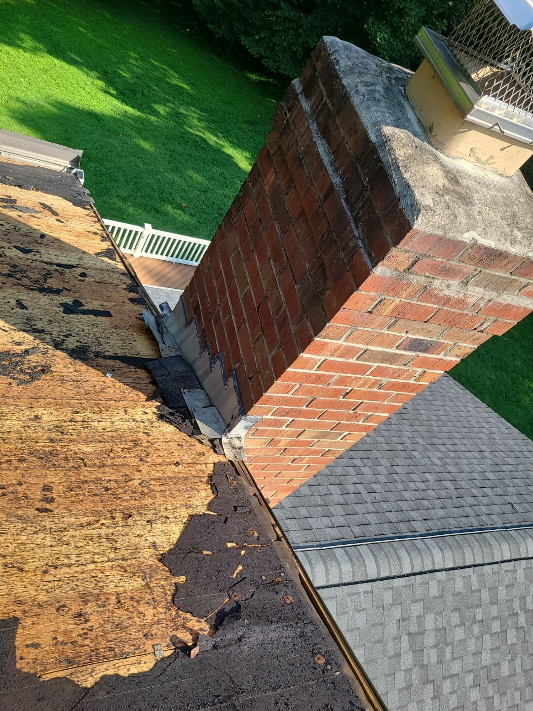 Oakton: Residential Roof Replacement with CertainTeed Landmark Designer Shingles in Pewter by RM Banning, Inc.