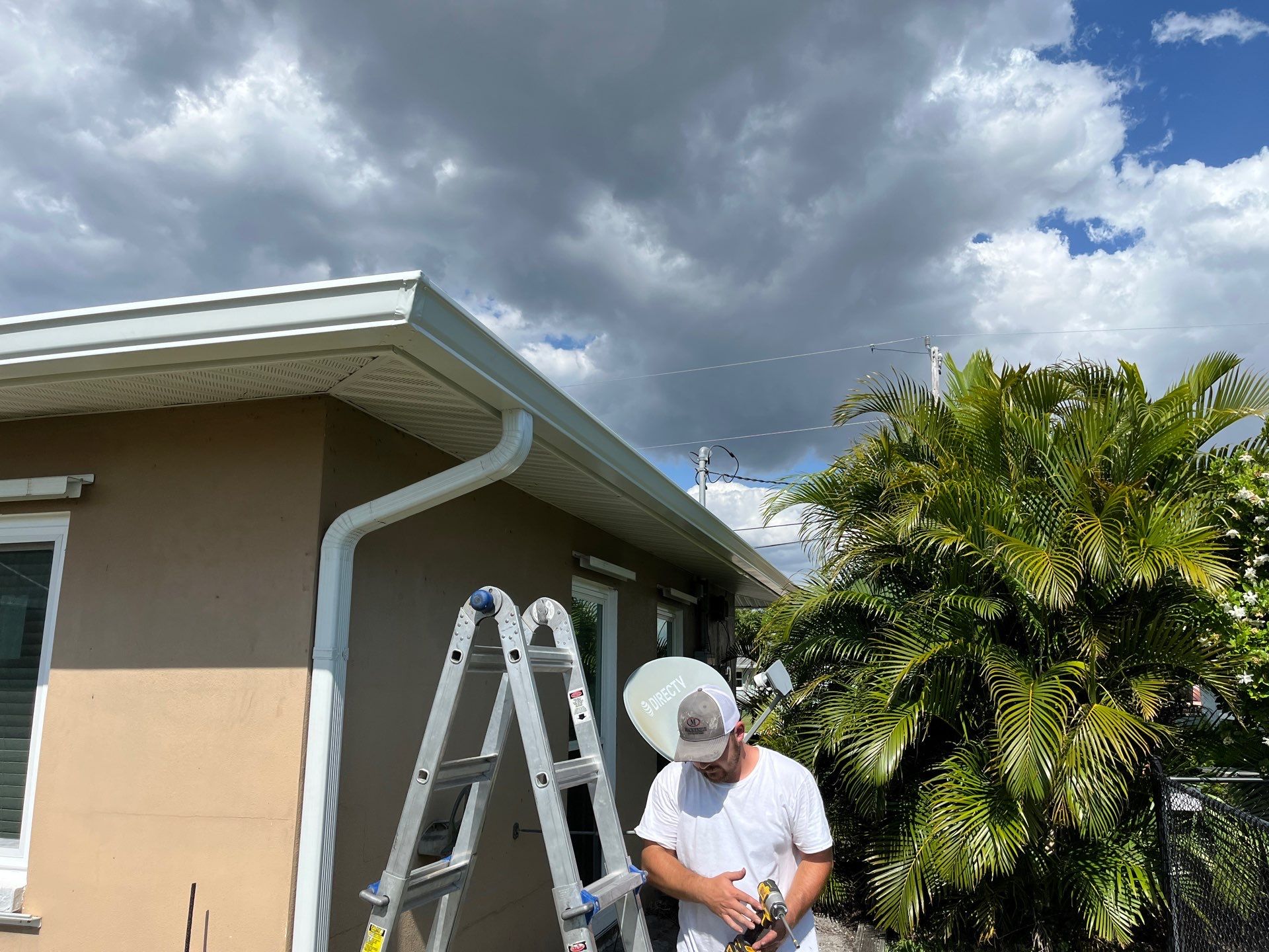 White K Style Seamless Gutters using 6 Inch Seamless Gutters in Cape Coral FL by Gutter Professors