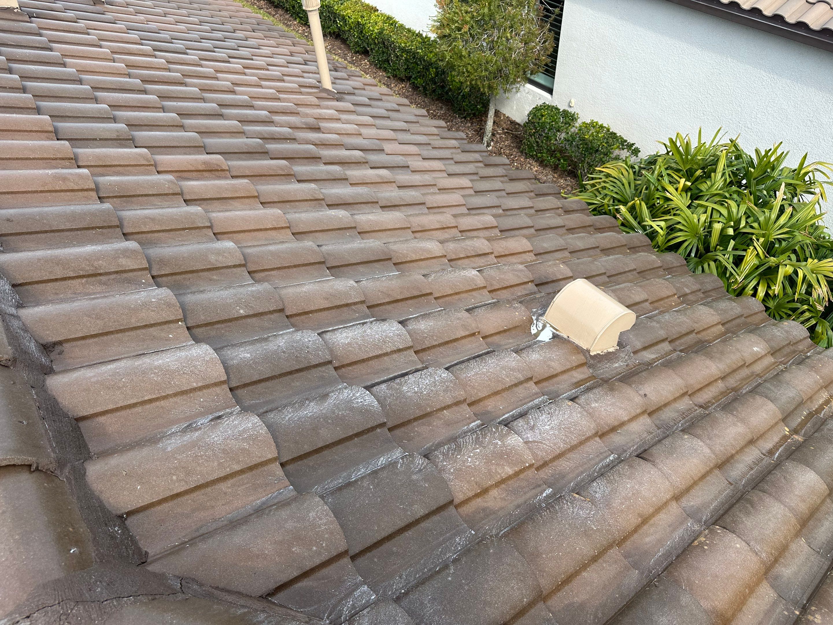 Concrete Tile Roof, Paver Pool Deck, Screen Enclosure & Driveway Cleaning in Artisan Lakes Esplanade, Palmetto, FL | Sunshine AquaWash by Sunshine AquaWash