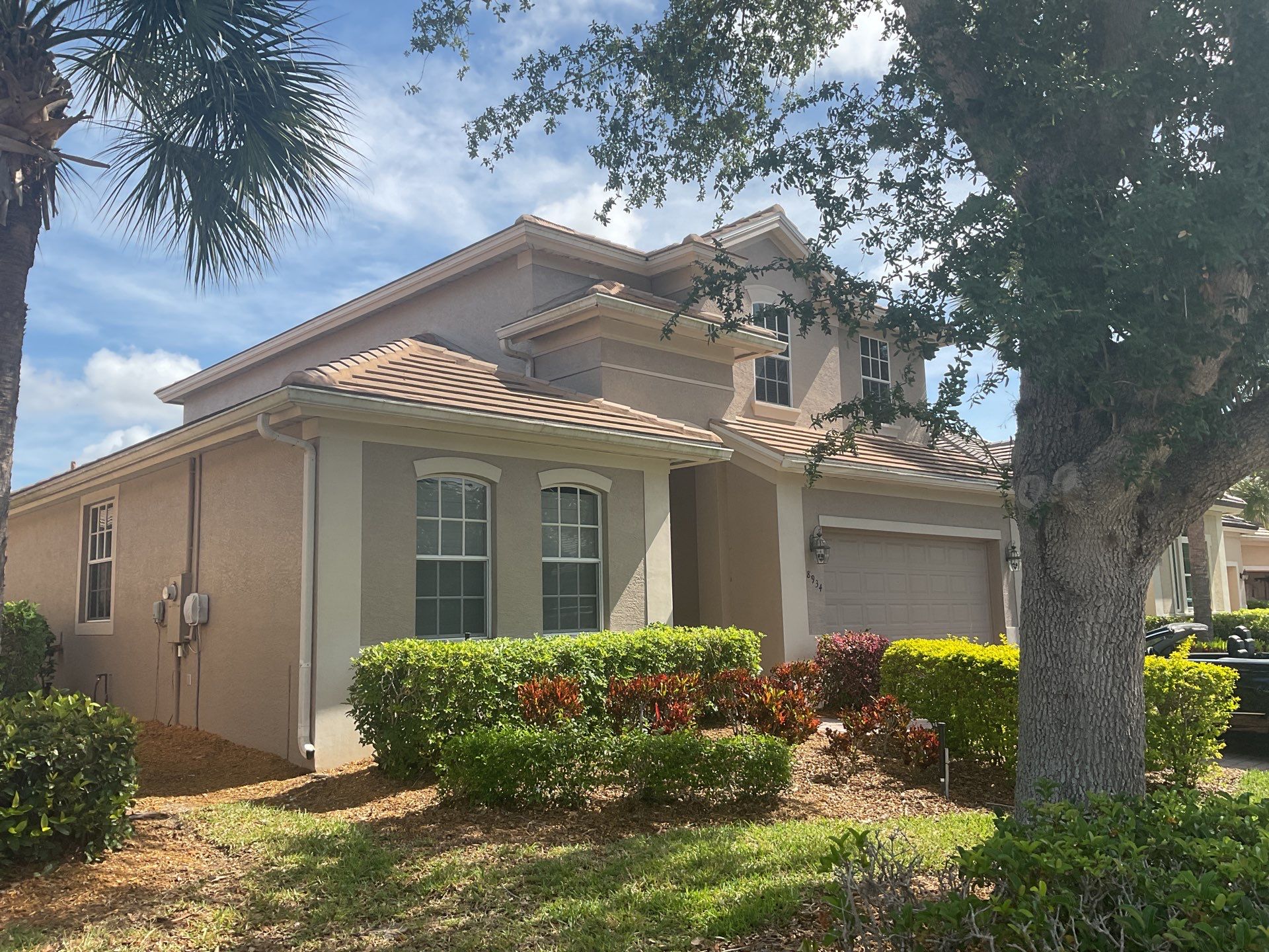 6-Inch Seamless Gutters in Fort Myers FL by Gutter Professor by Gutter Professors