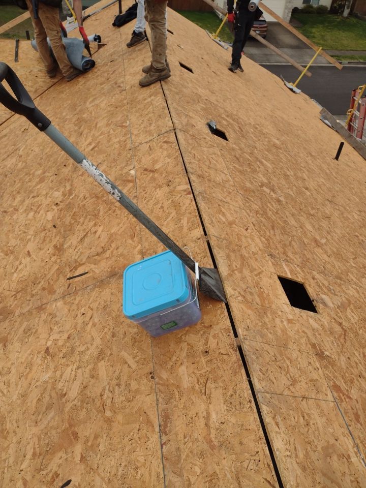 Residential Re-Roof in Albany Oregon by Orezona Building & Roofing Company, Inc.