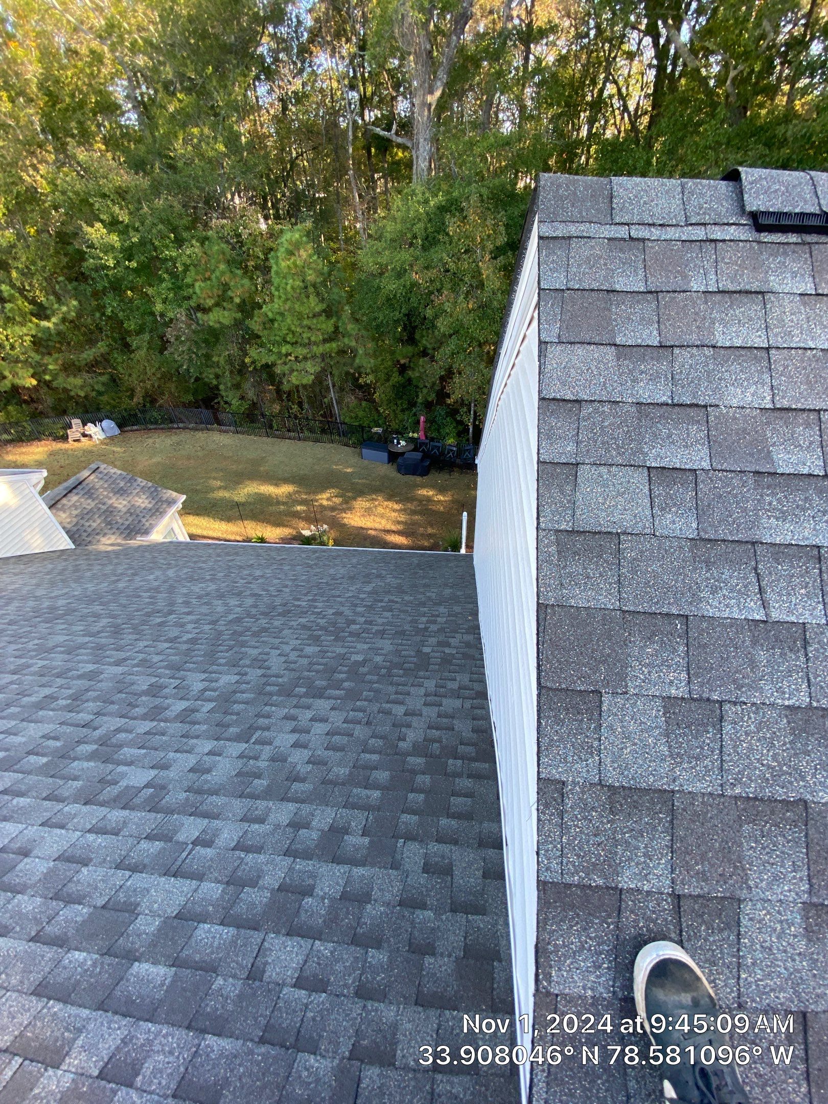 GAF HDZ - Weathered Wood by Linta Roofing Inc
