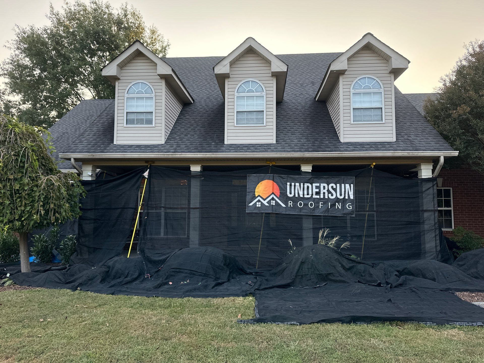 Residential Roofing Installation using GAF Timberline HDZ Charcoal by Undersun Roofing 