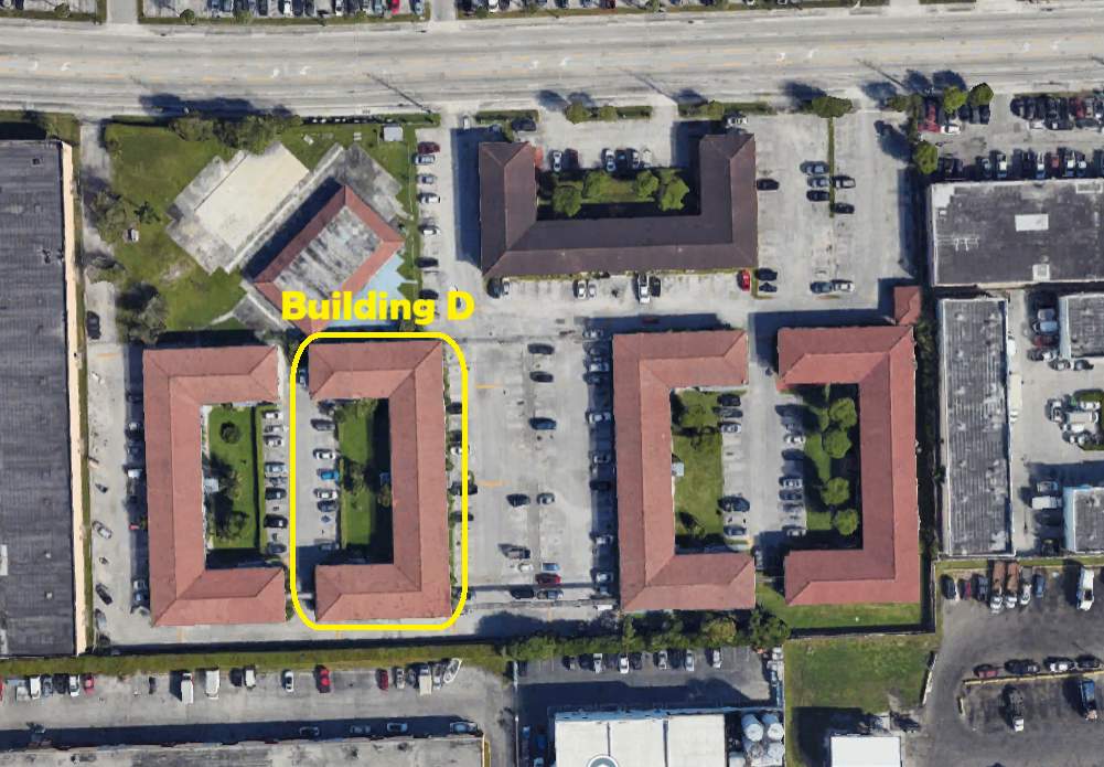 Villa Biscaya Jardines Condo by Souffront Construction & Engineering