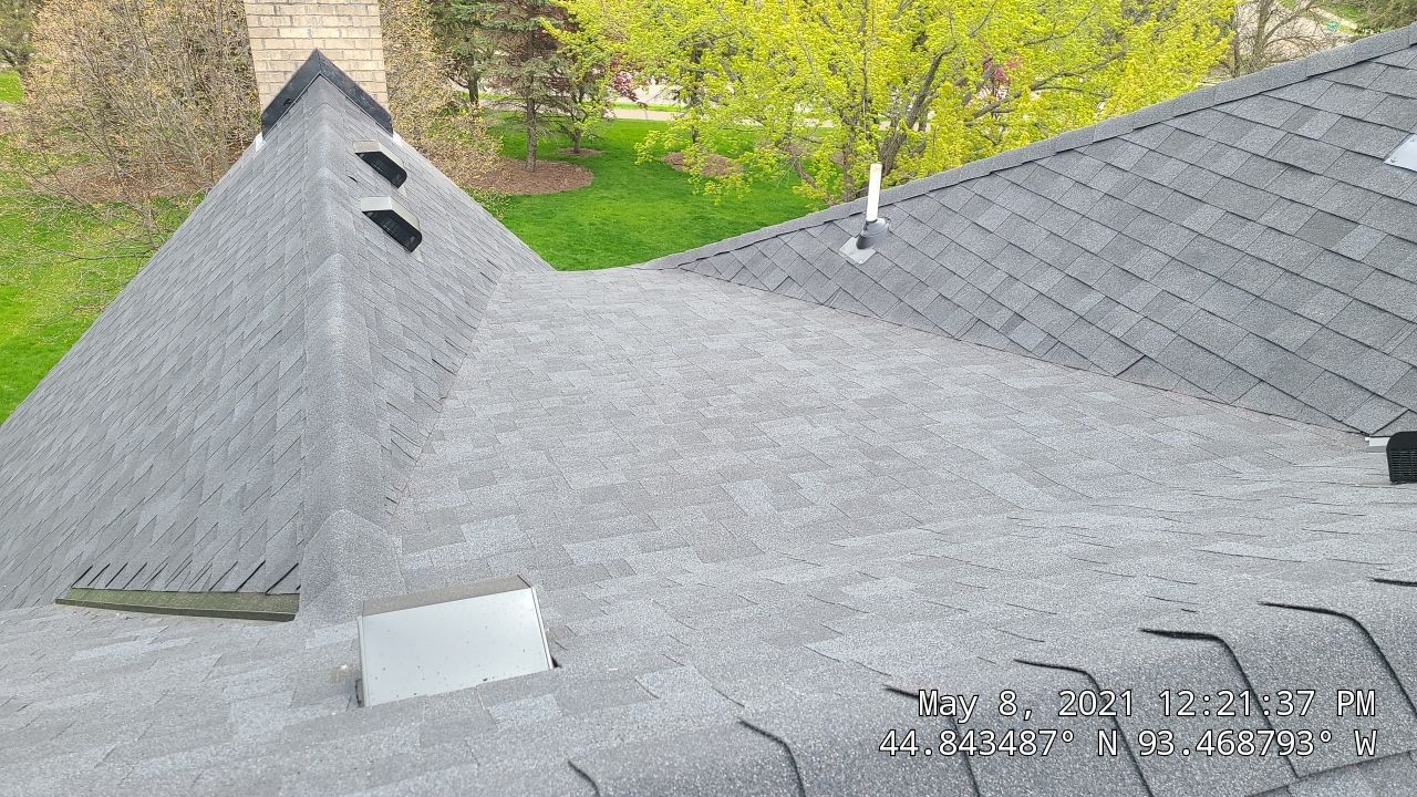 Eden Prairie, MN – Roof Replacement on Steep and High Roof by First Impressions Exteriors