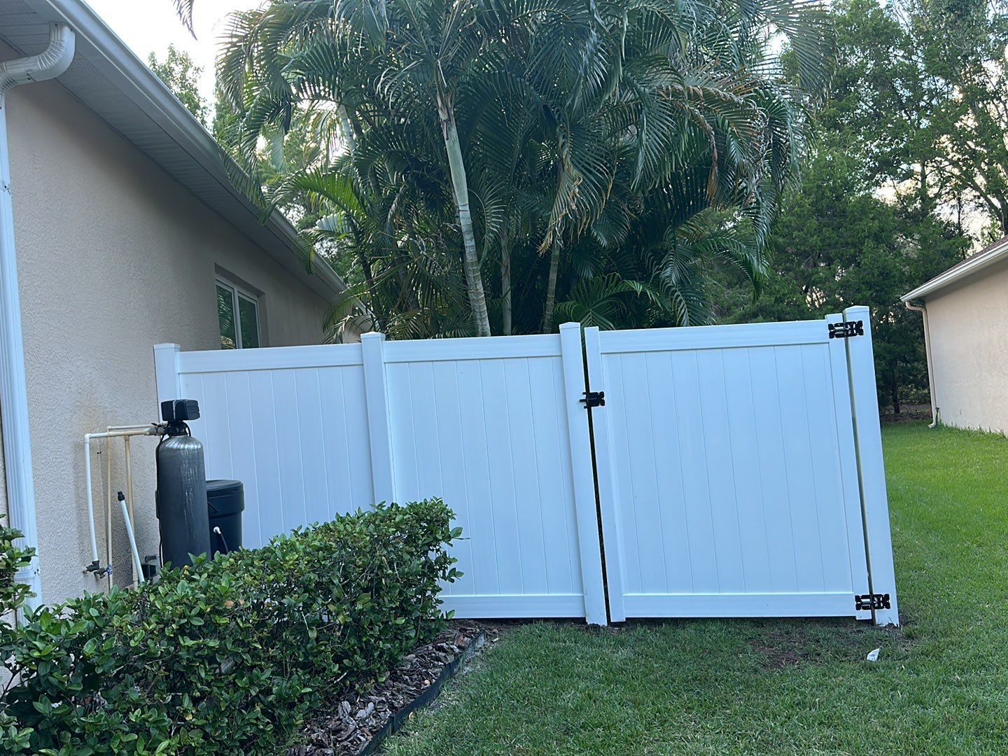 176ft Vinyl privacy & picket combo package by Asap fence and gates, LLC