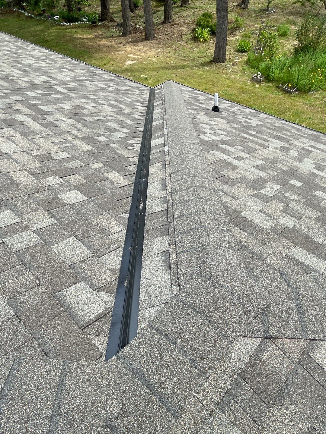 Residential ReRoofing Installation using OC Oakridge shingles by Top Notch Roofing Inc