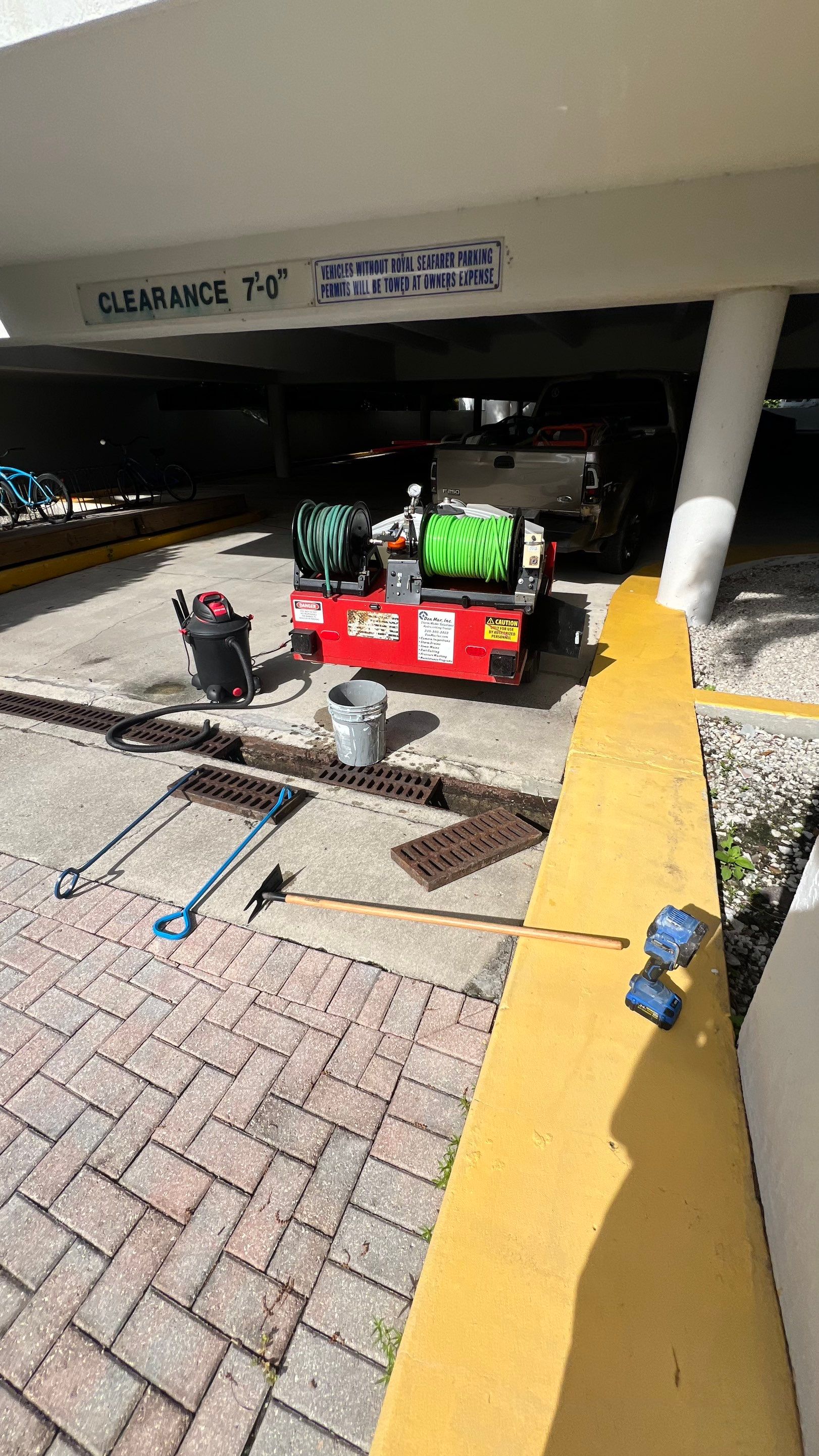 Marco Island Condo Stormwater System Maintenance and Standing Water Removal by APS Power & Water