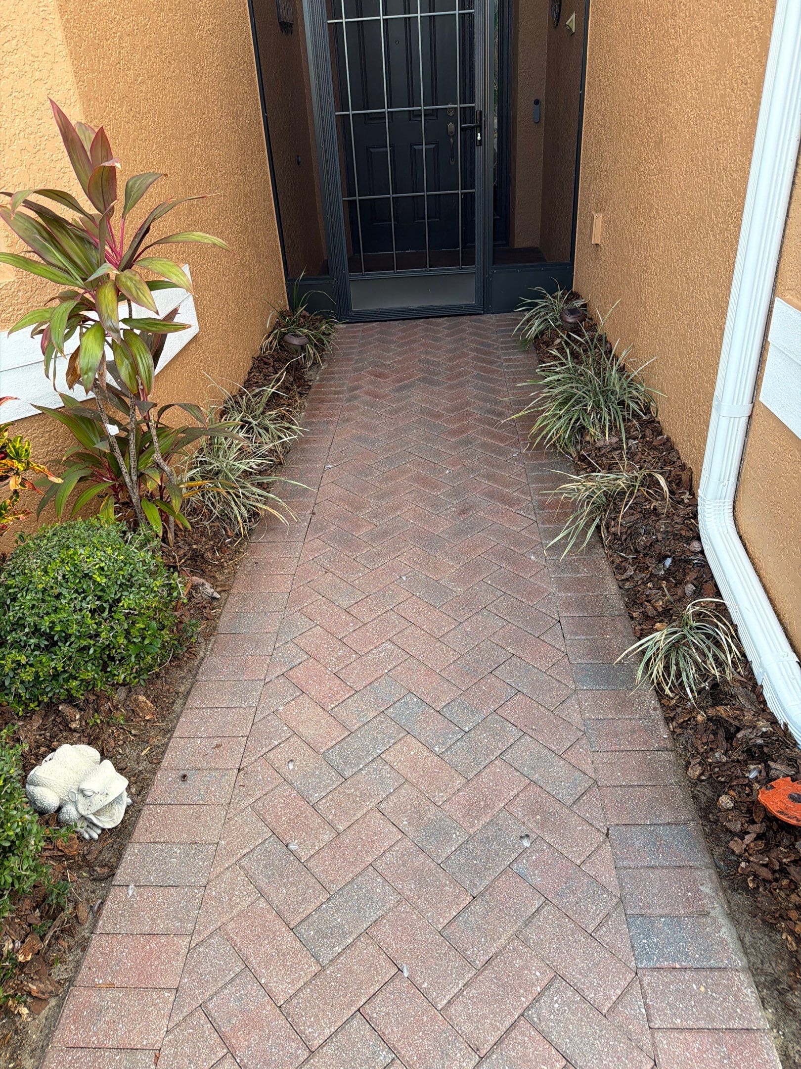 Valencia Lakes Paver Stripping and Sealing for Full Residential Property by Supreme Paver Experts