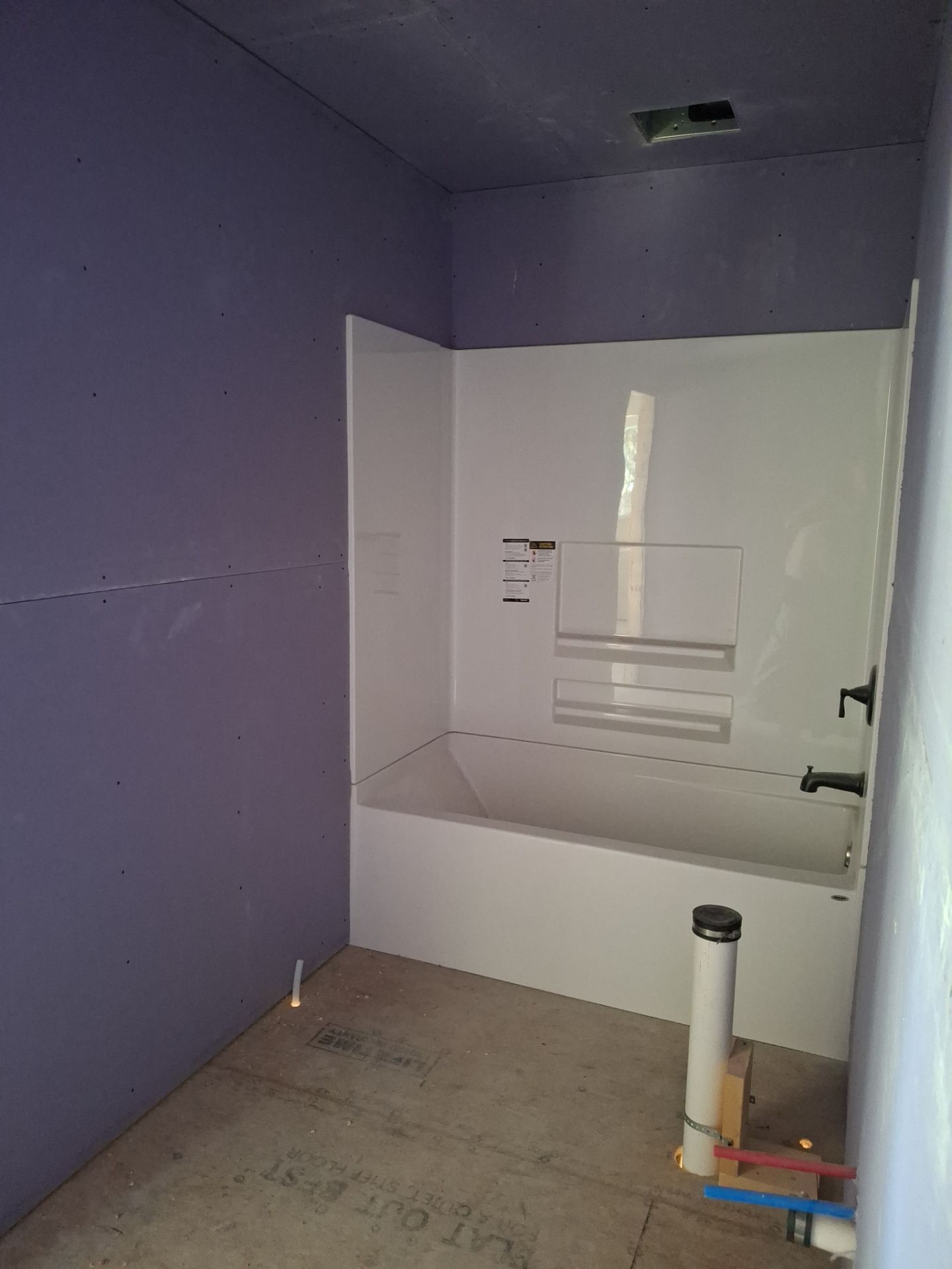 New construction Drywall  by Big Pine Panting Inc