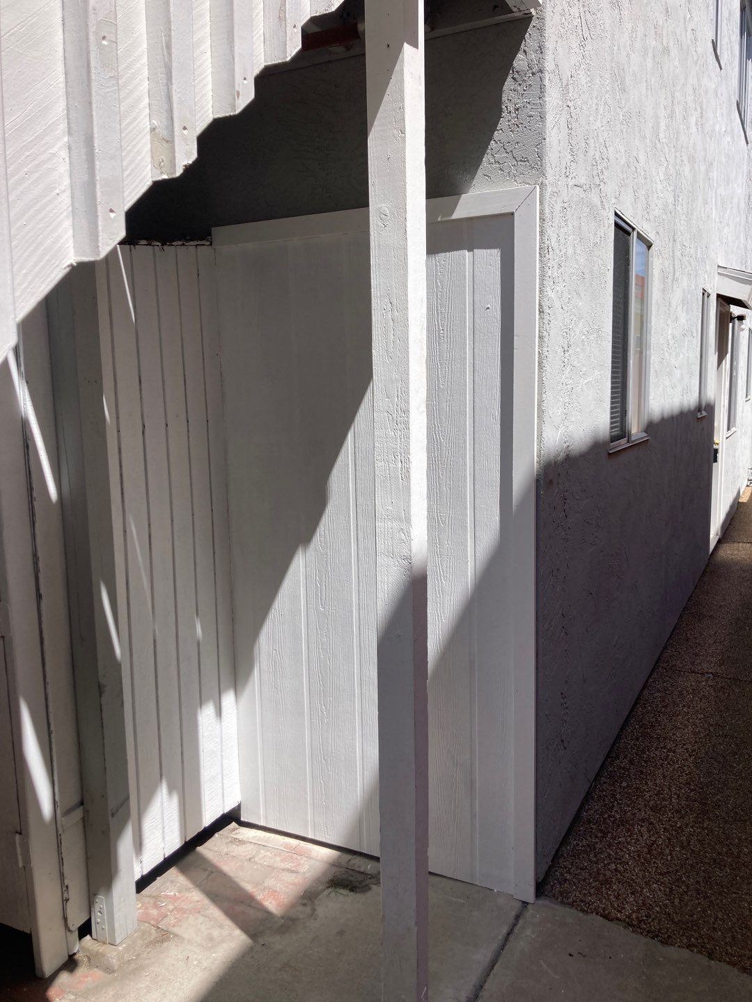 Siding, Paint, Blinds & Smoke Detectors by Andre Handyman