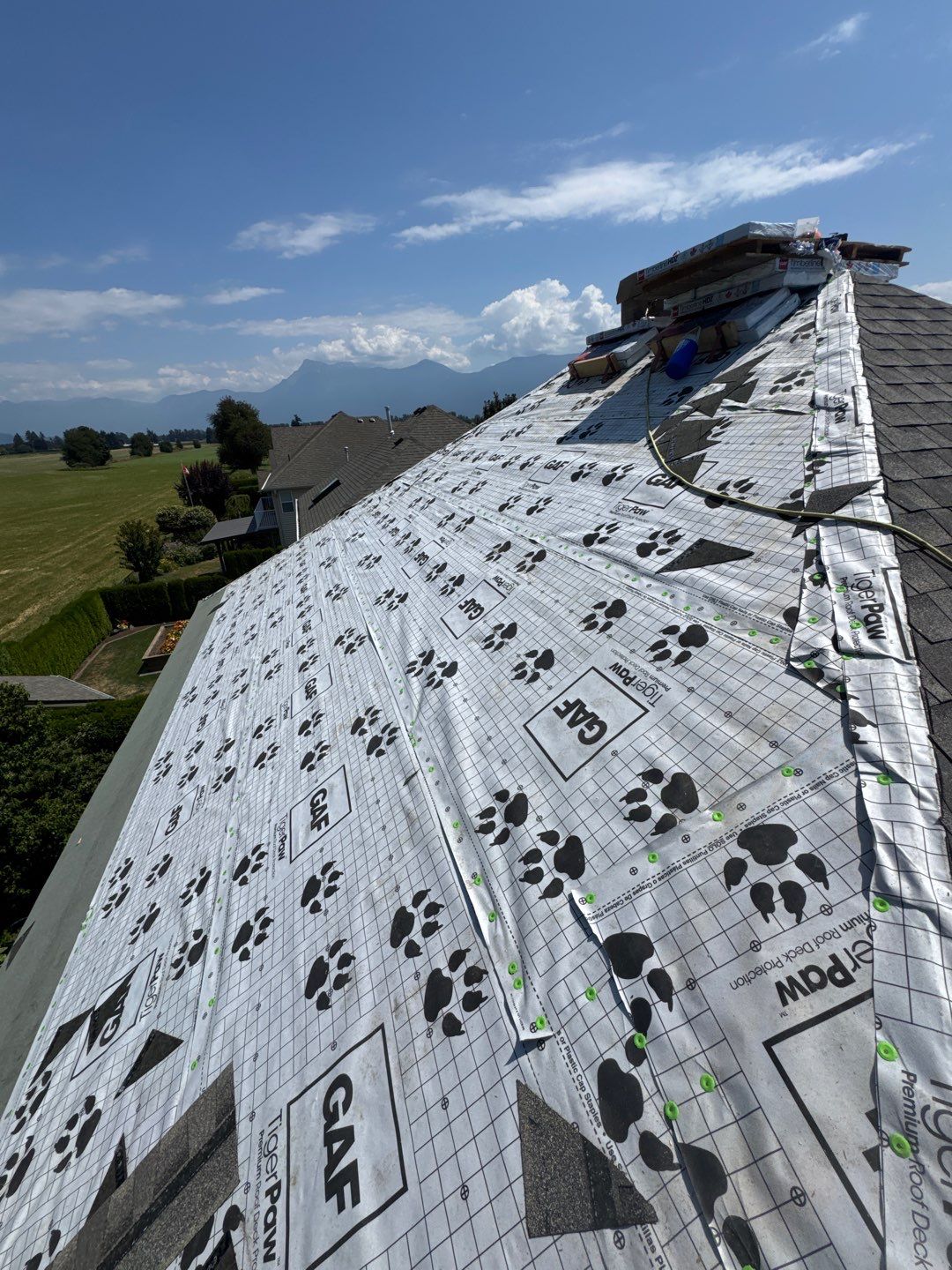 Residential Re-Roof using GAF Timberline HDZ Weatherwood by Top Notch Roofing Inc