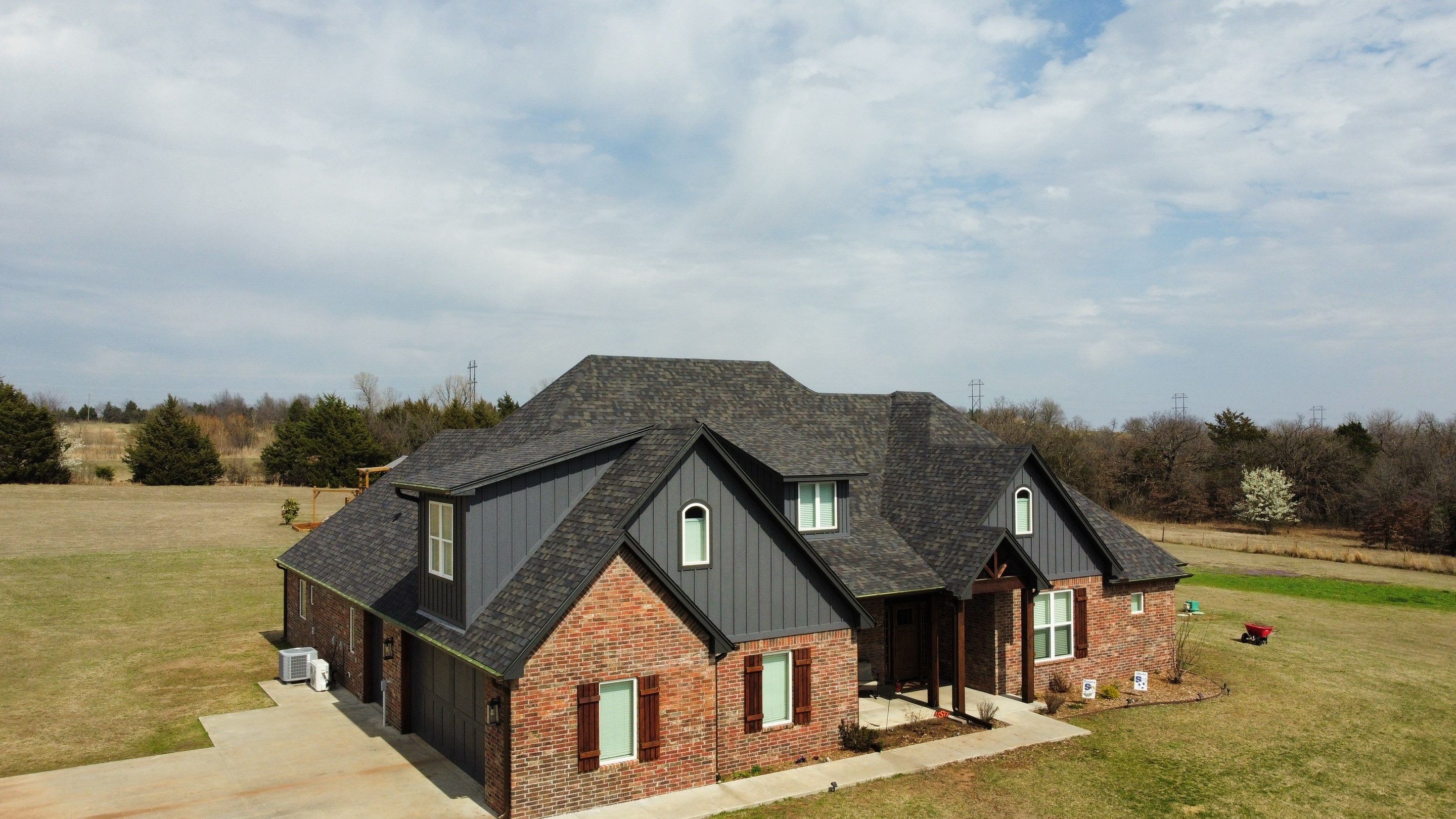 Owens Corning - Black Sable by Frontline Roofing and Construction