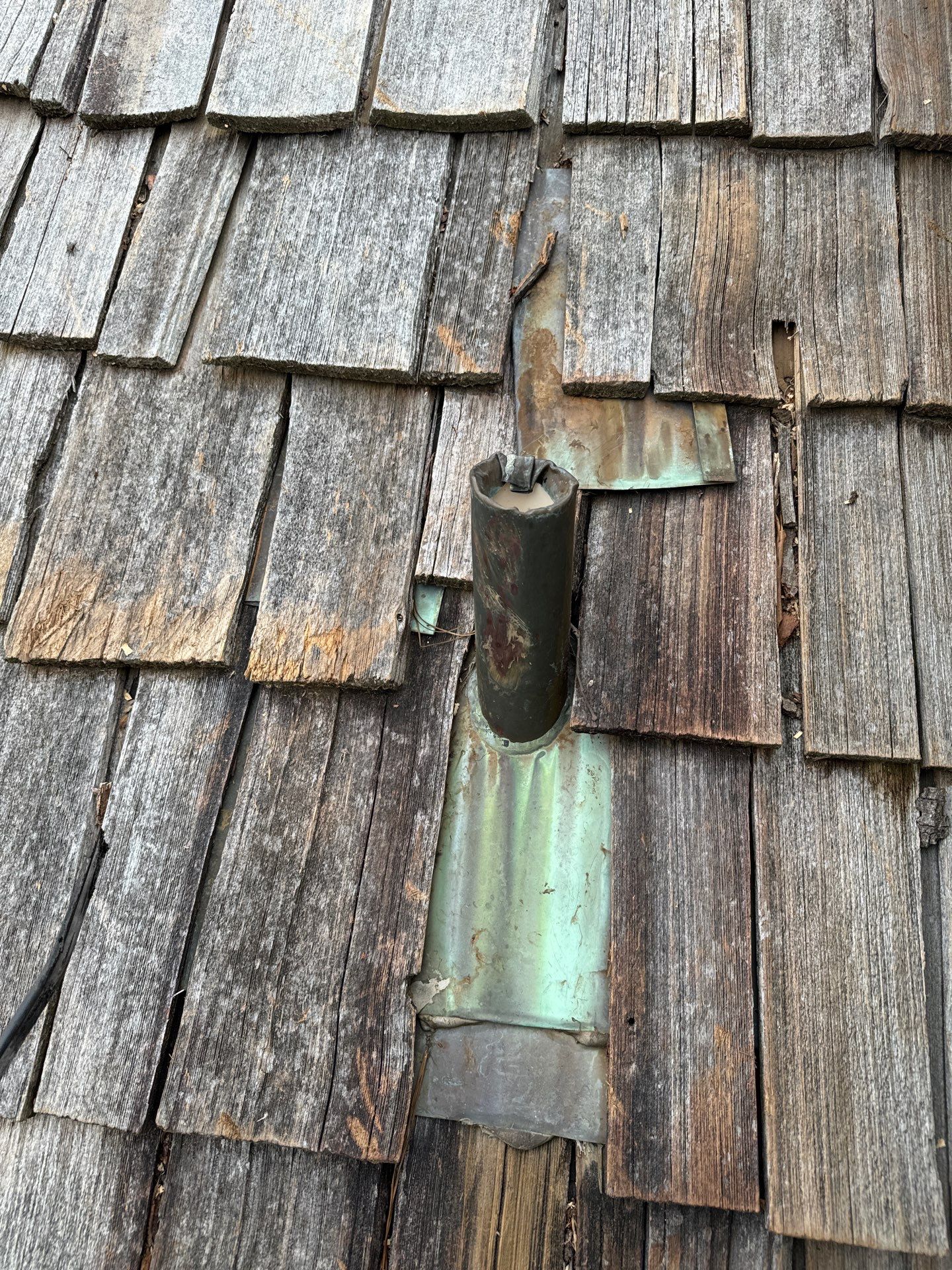 A Ford Plantation Classic by A Good Roofer Near Me