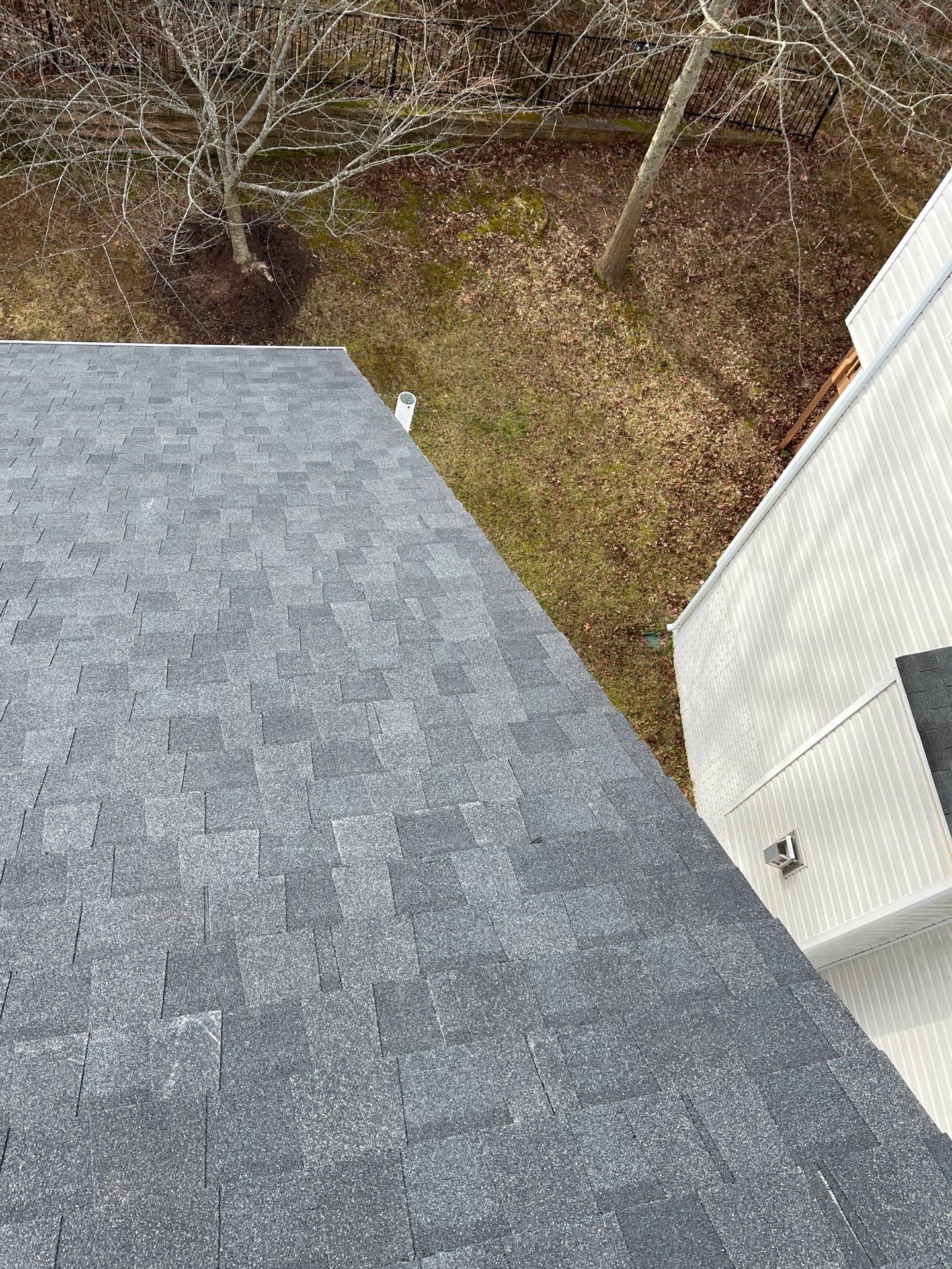 Woodbridge CertainTeed Landmark Roof in Charcoal Black by RM Banning, Inc.