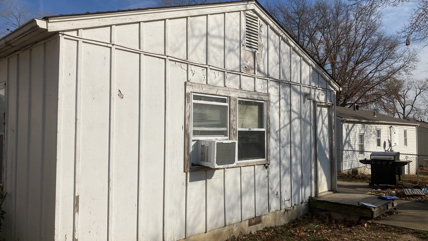 Siding Installation using Exterior Portfolio Vinyl Siding by EEC Windows, Siding & Roofing