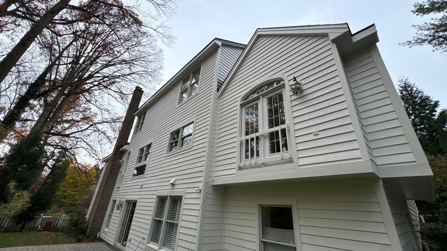 Arlington: Bevel Cedar Wood Siding Restoration by RM Banning, Inc.