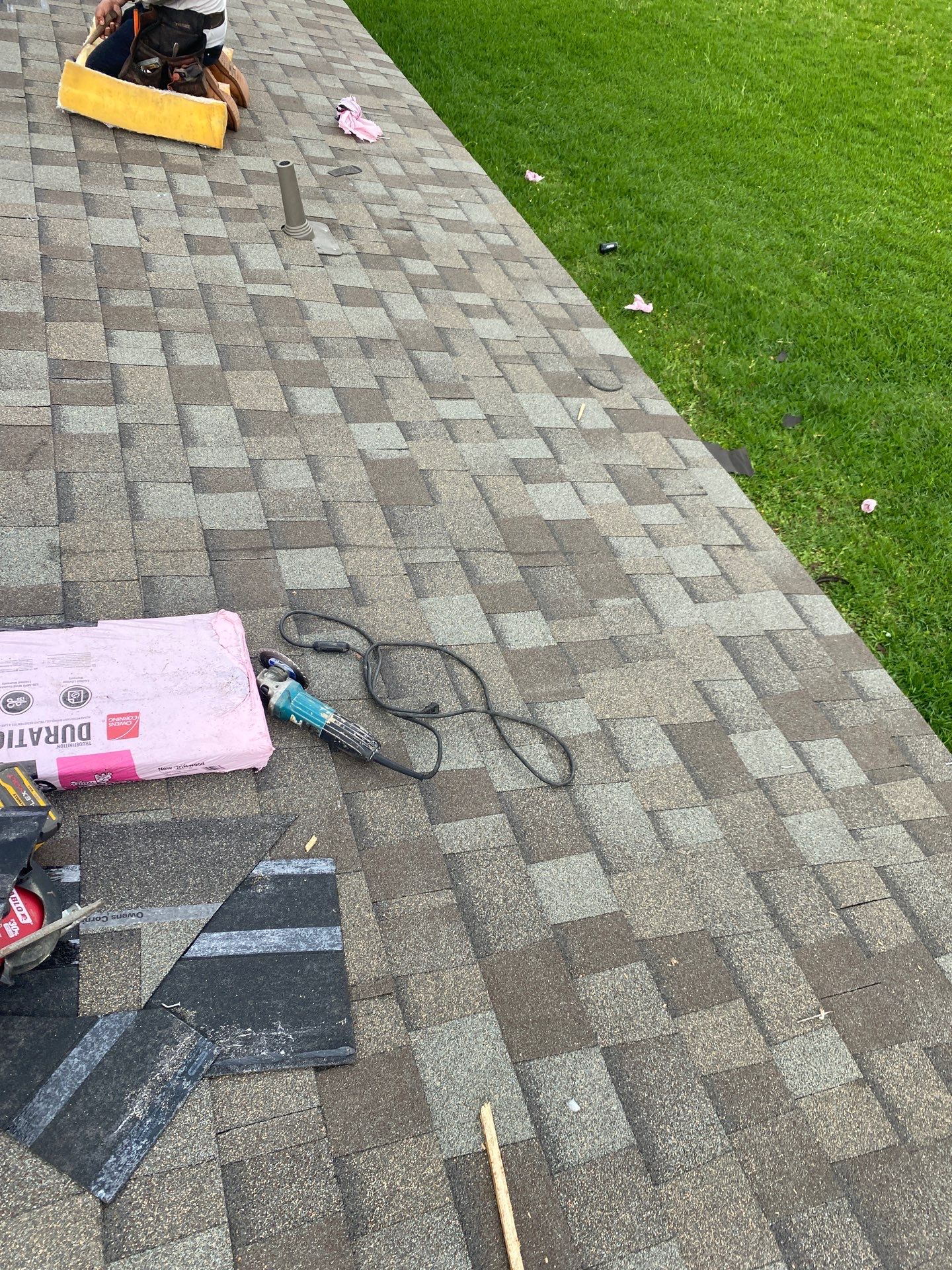 Residential Roofing Installation using Owen's Corning Duration (Lifetime) Shingles by Roof Repair Company