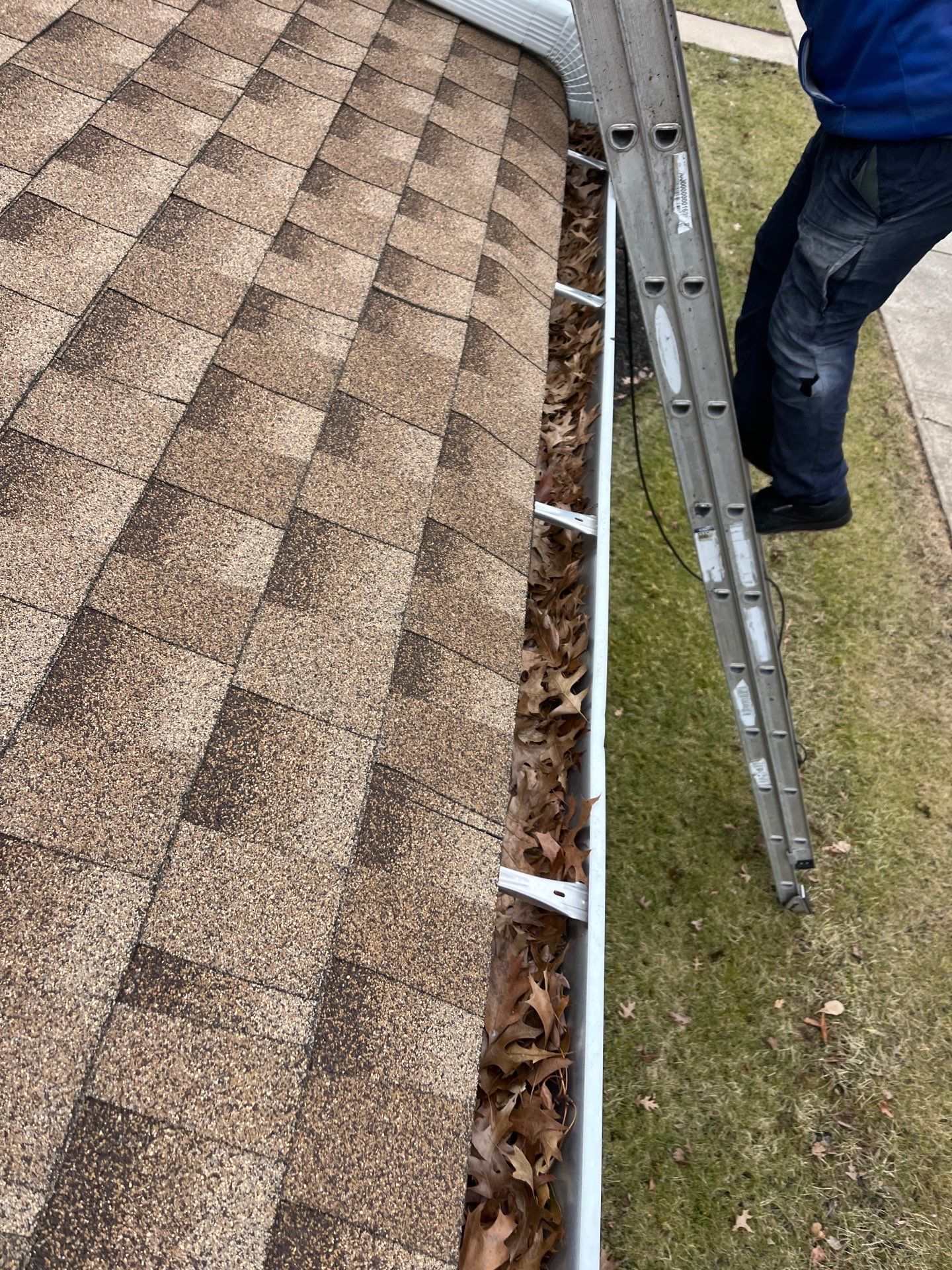 Gutter Cleaning in Branchburg, NJ by Clearview Washing