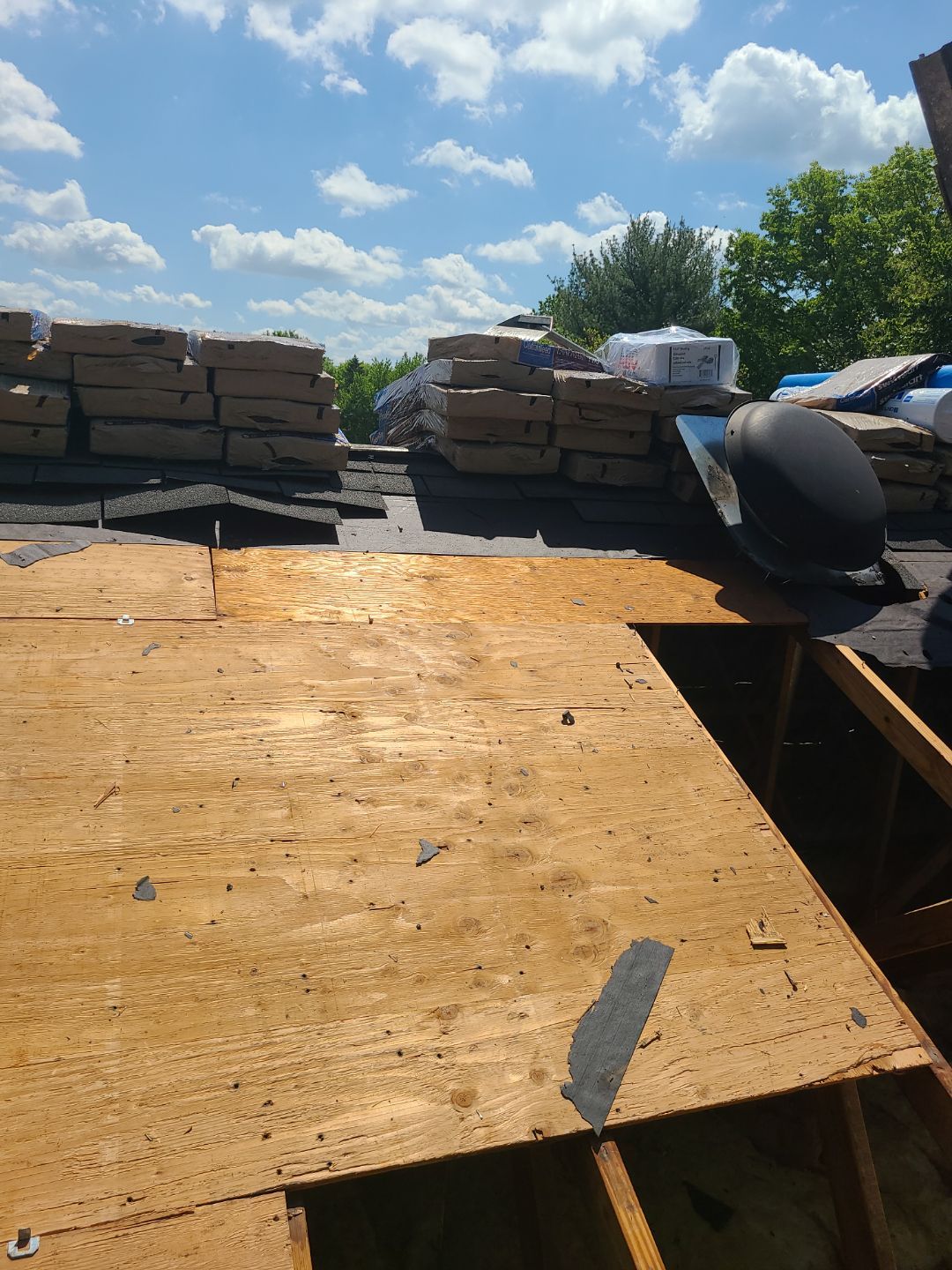 Oakton: CertainTeed Landmark Pro Designer Shingles in Max Def Pewter by RM Banning, Inc.