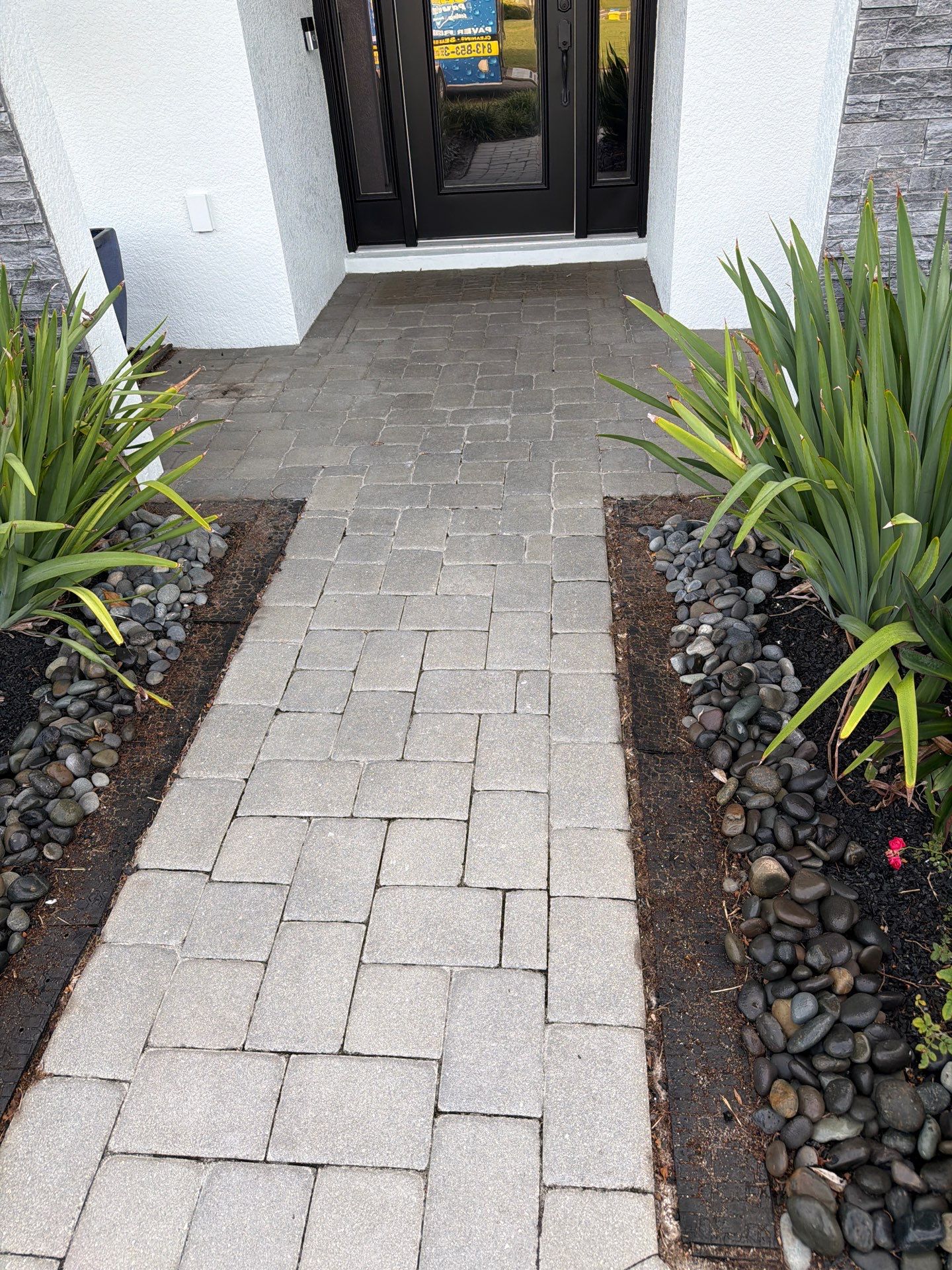 Full-Scale Paver Stripping and Sealing in La Paloma Sun City Center by Supreme Paver Experts