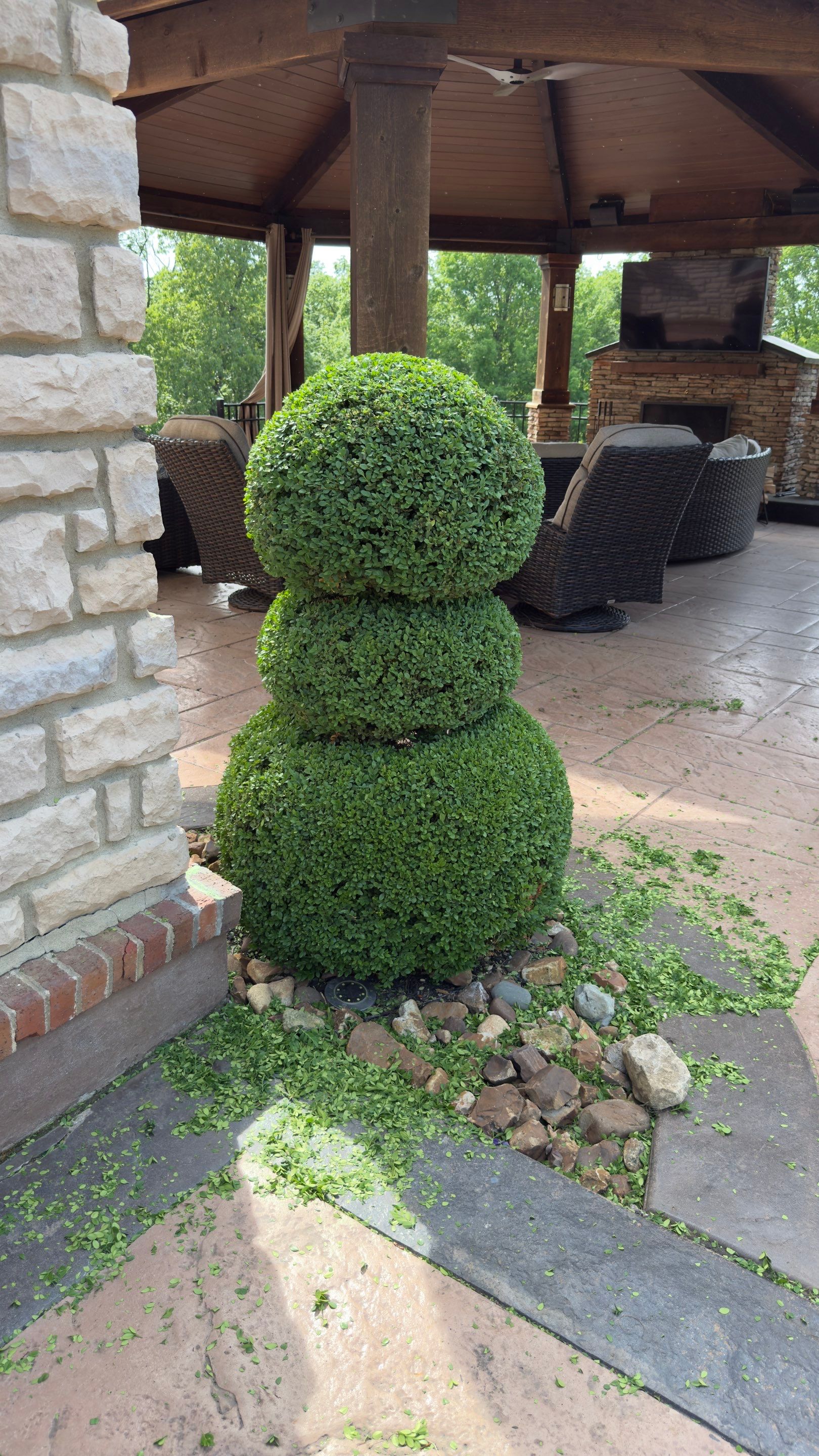 Spring Clean-up, Prune, Edge & Mulch by Reisenberg’s Lawn & Landscape, LLC
