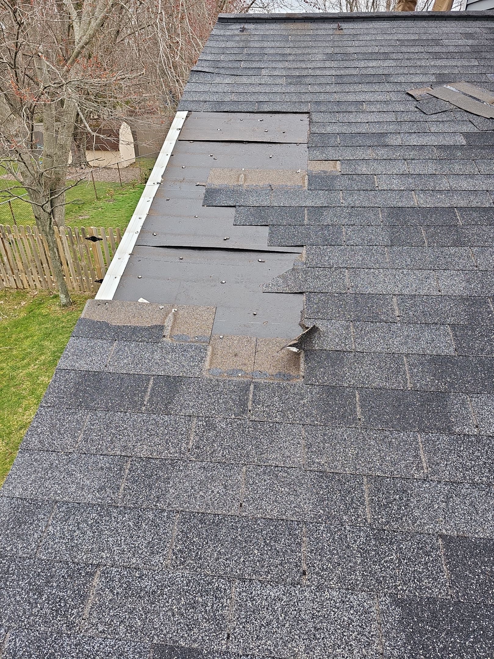 ATLAS PINNACLE COLOR: BLACK SHADOW DRIP EDGE: WHITE by Eagle Eye Roofing