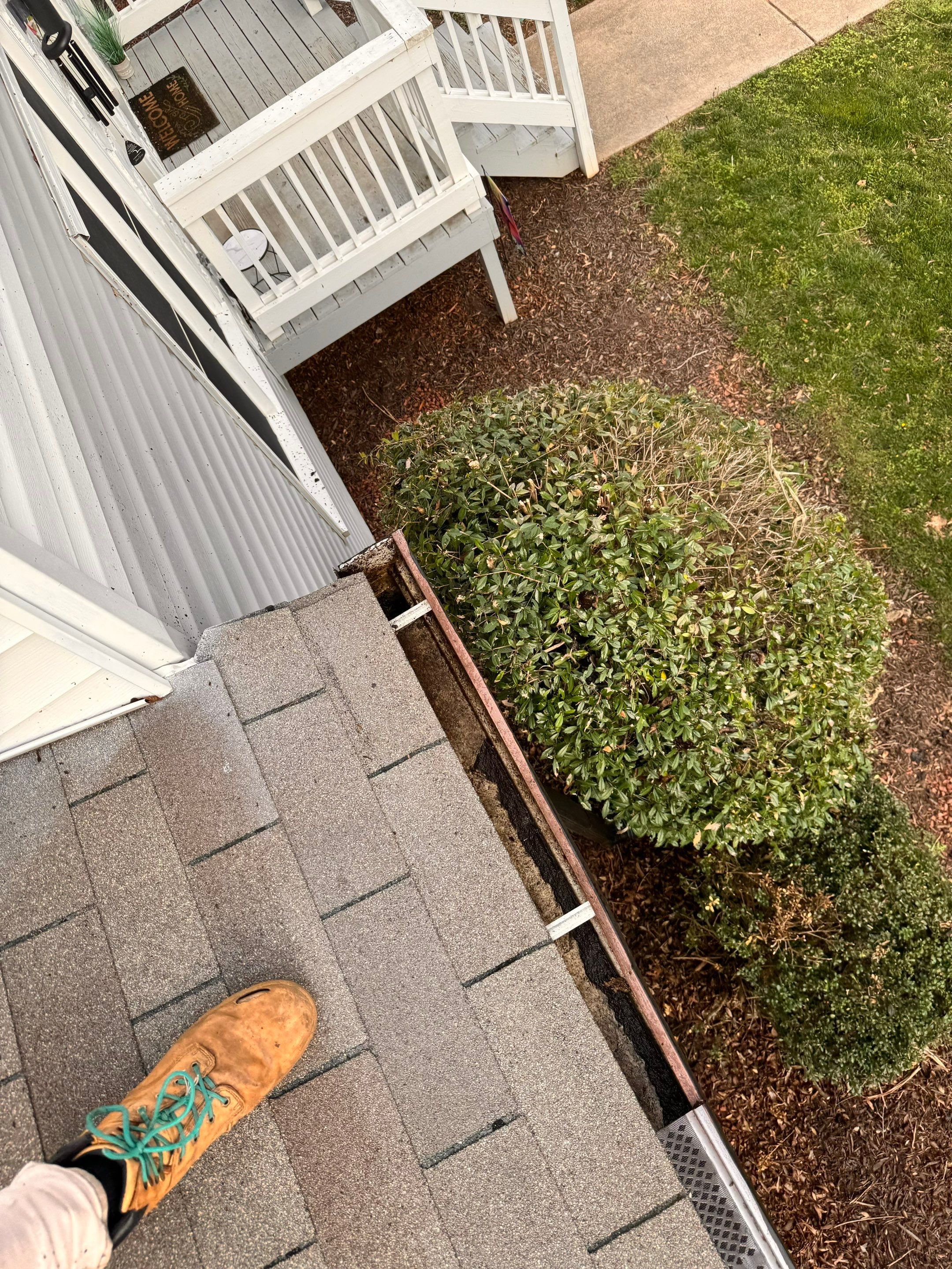 Commercial gutter cleaning Concord & Kannapolis, NC	 after photo with clean gutters