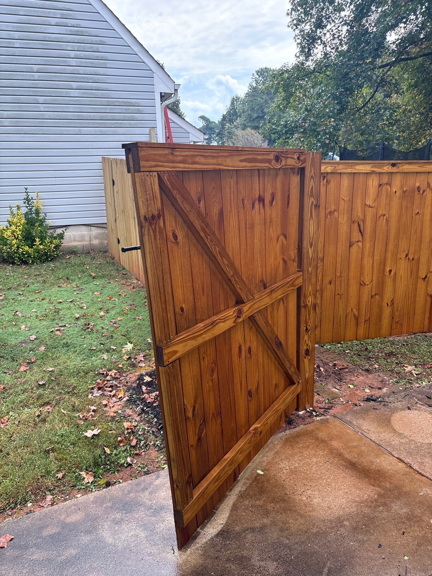 Wood Fence using Wood Sealant by DuraSeal
