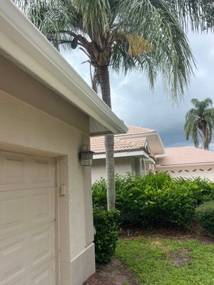 6-inch White Seamless Gutters Installation