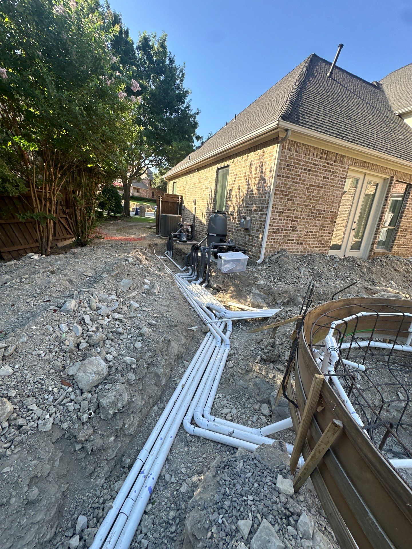 Large Freeform Resort-Style Pool by Pinnacle Pools and Spas - DFW