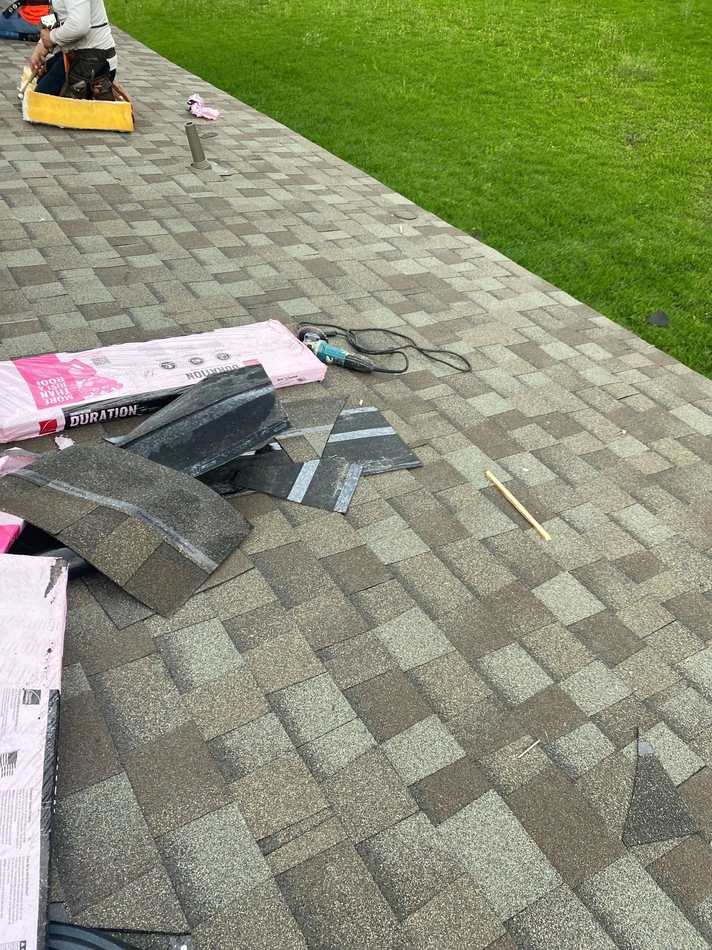 Residential Roofing Installation using Owen's Corning Duration (Lifetime) Shingles by Roof Repair Company
