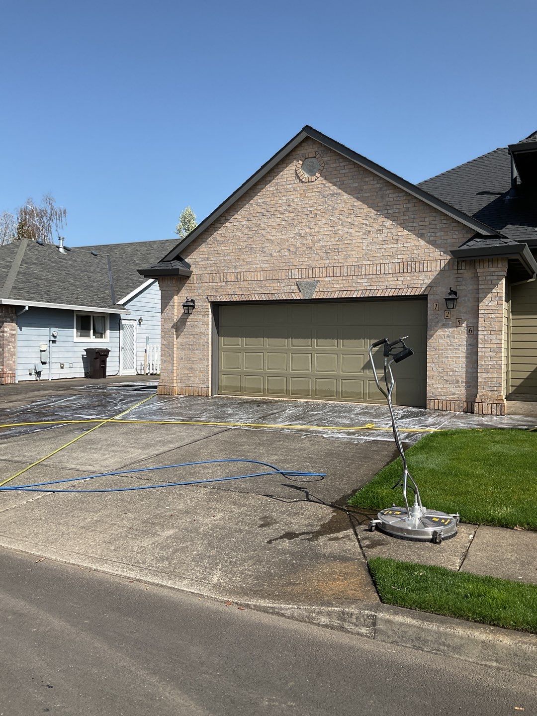 Flat work by Willamette Outdoor Wash LLC