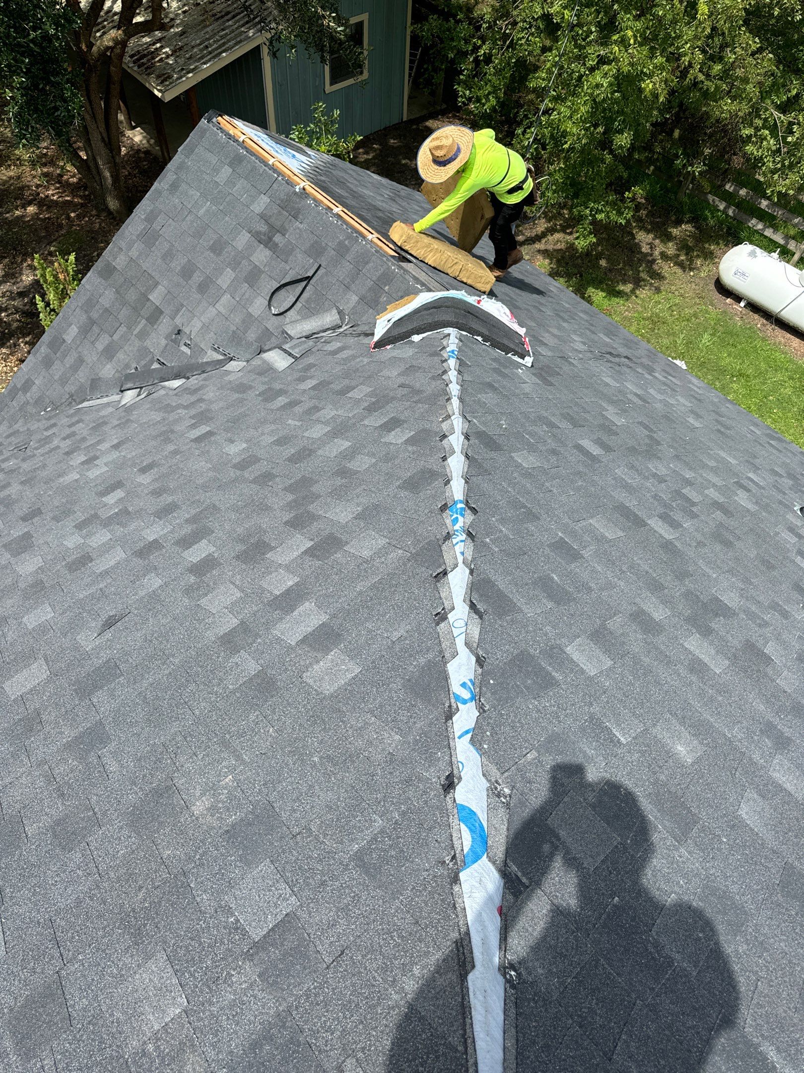 Mont Belvieu Roof Installation using Atlas Pinnacle Pristine by Modern BYLT Roofing & Construction