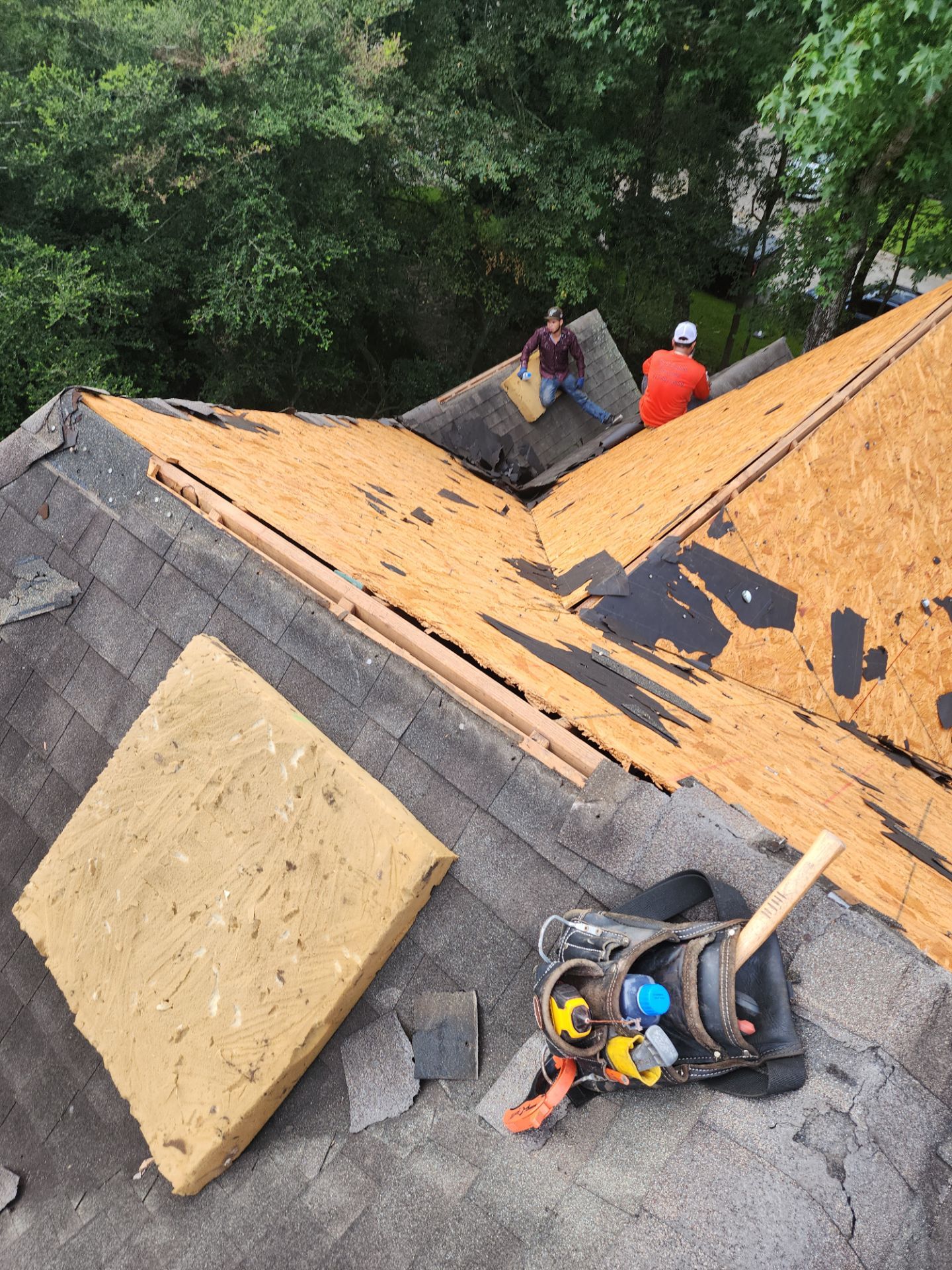 Residential Roofing Installation using Owen's Corning Duration (Lifetime) Shingles by Roof Repair Company
