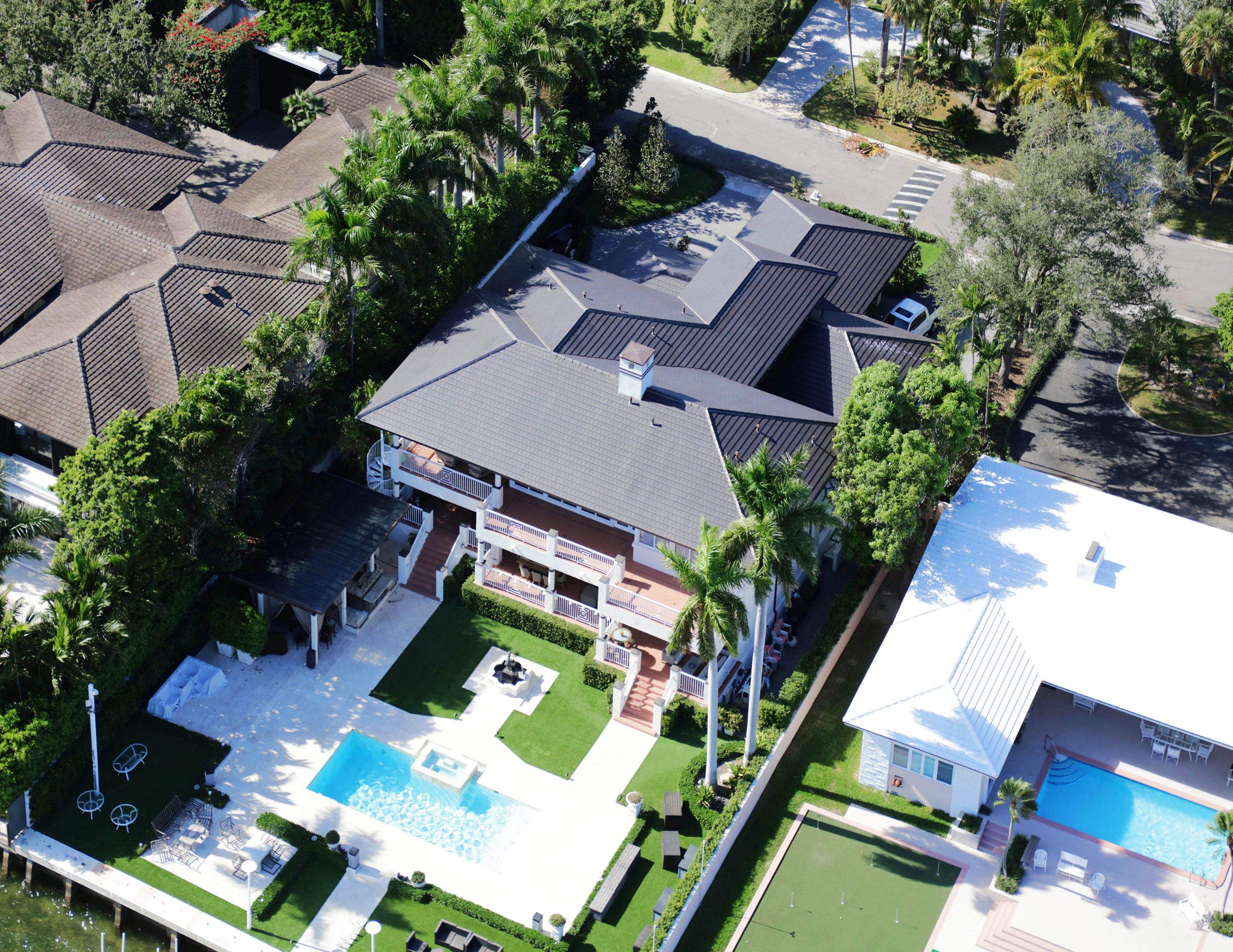 Verea Flat - Slate Color by Istueta Roofing