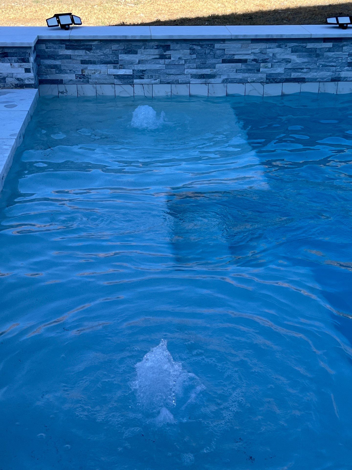 Modern Rectangular Pool with Tanning Ledge by Pinnacle Pools and Spas - DFW