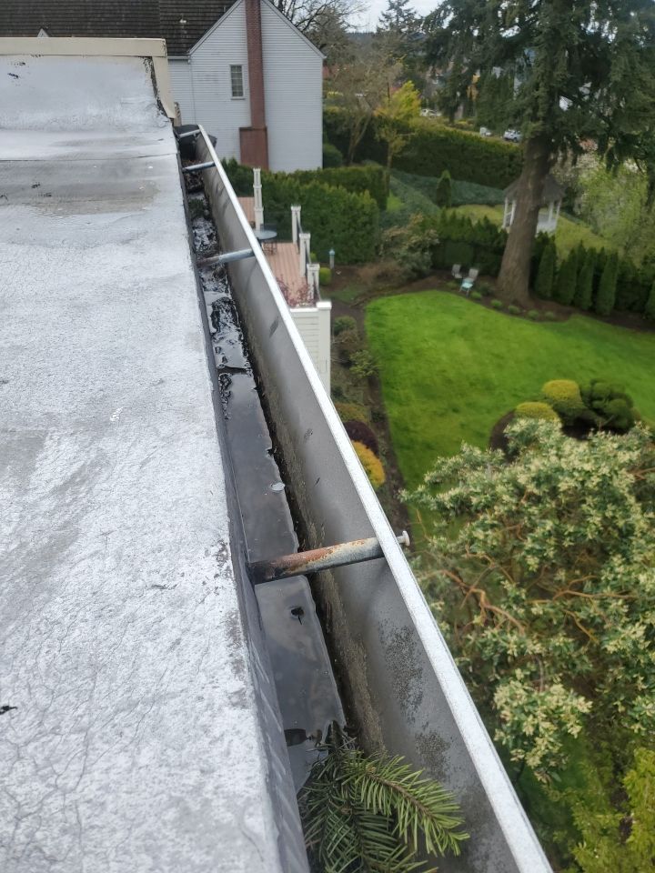 Gutter Cleaning using Moderate Pressure by Willamette Outdoor Wash LLC