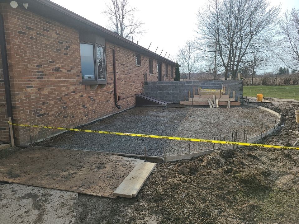 Outdoor Living Addition and Concrete by Ivy Lea Construction