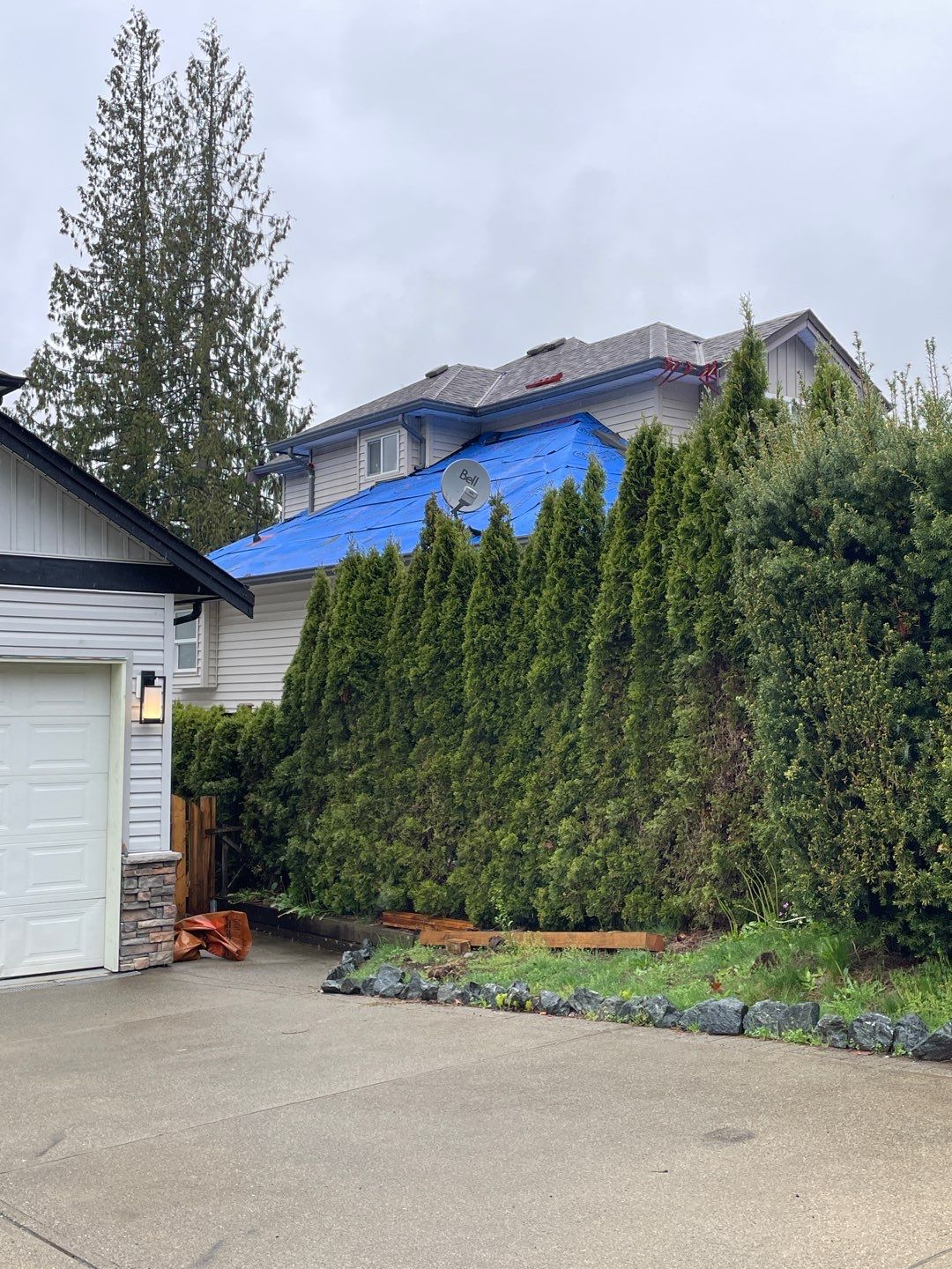 Residential Roofing Installation using OC Oakridge shingles by Top Notch Roofing Inc