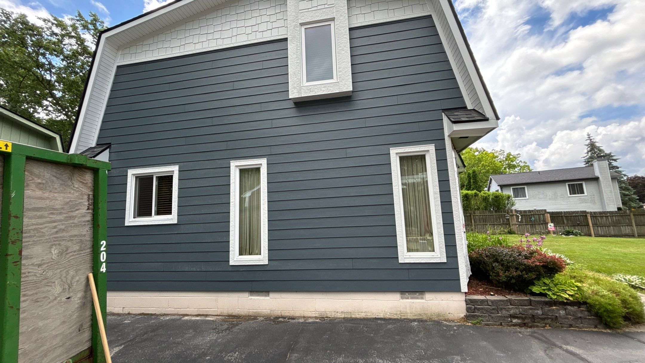Siding Replacement using Hardie Plank S8 1/4" by 180 Contractors