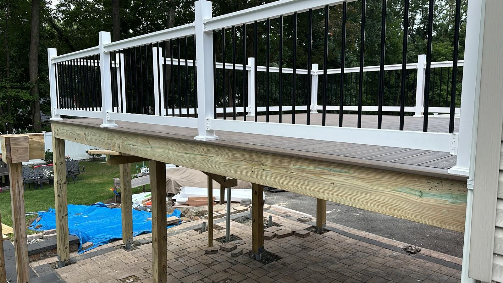 New Deck using Deckorators Venture - Color Sandbar  by deck guardian