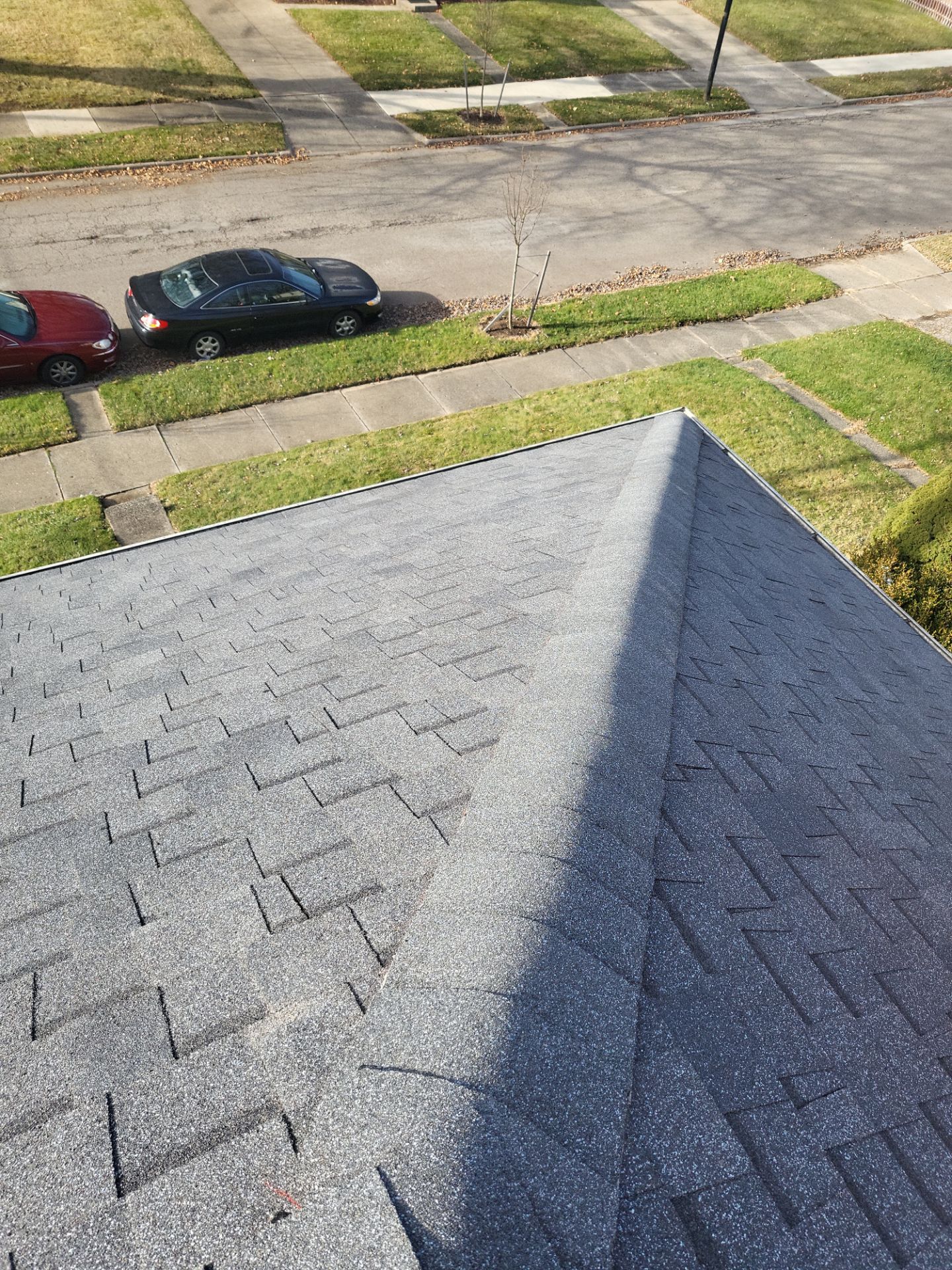 Atlas Pinnacle, Color: Pewter, Drip Edge: White by Eagle Eye Roofing
