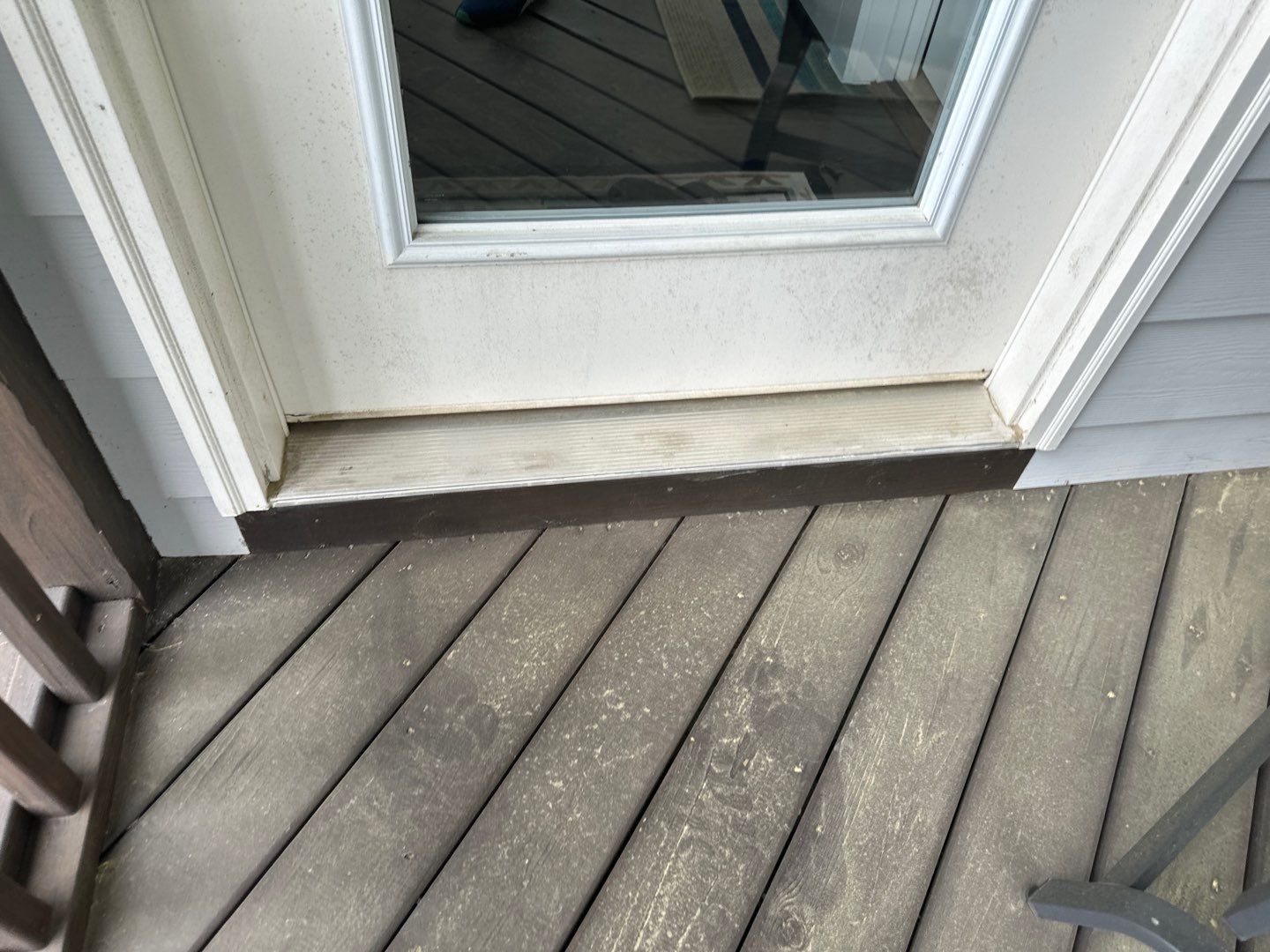 Weathered Deck using AcryFin by DuraSeal