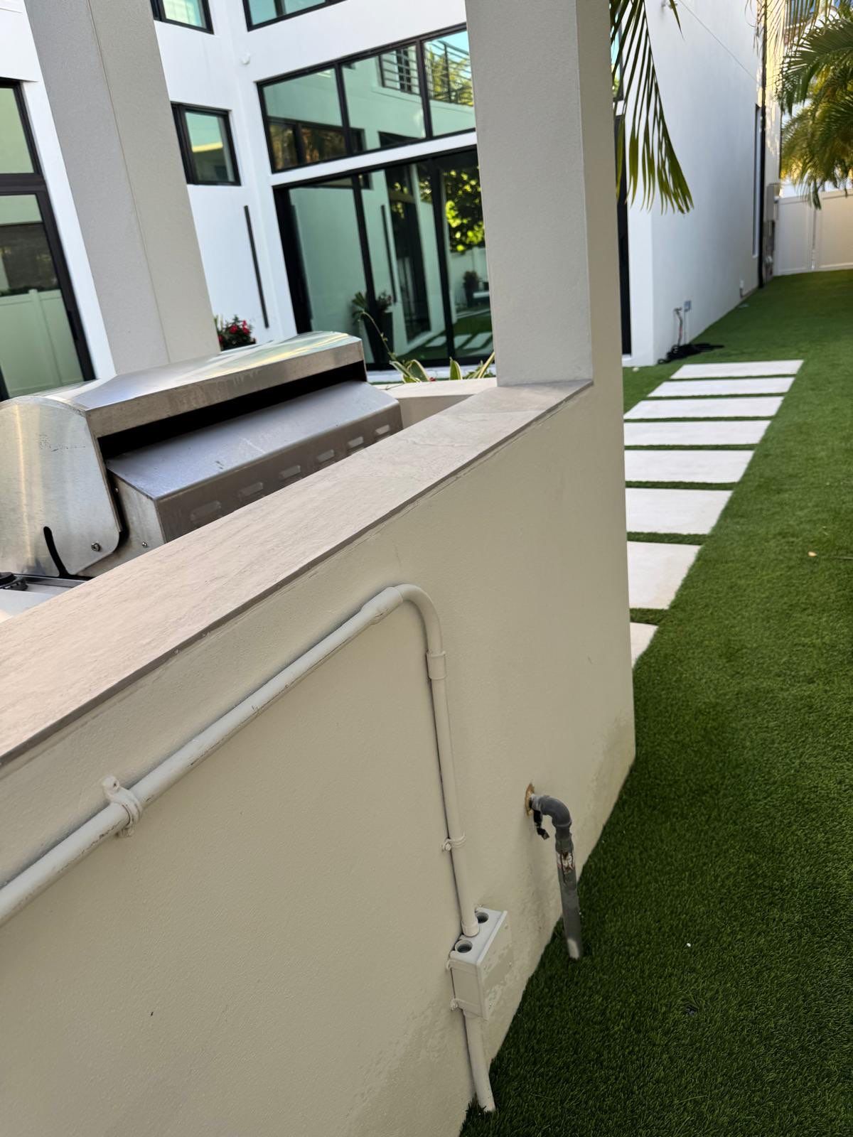 Outdoor BBQ - East Boca Raton by Hevi Tile
