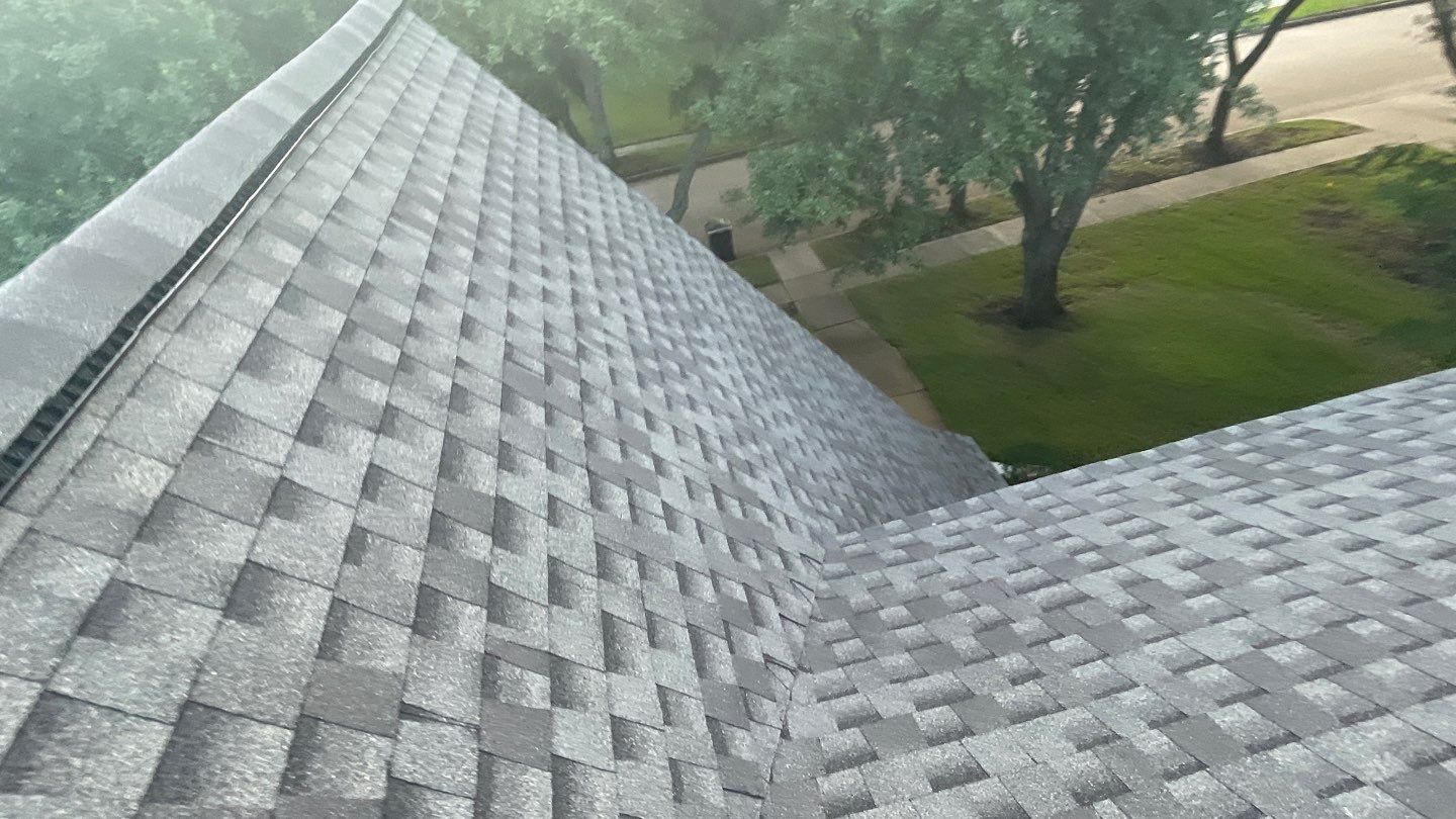GAF HDZ - Weathered Wood by Elite Roofing LLC